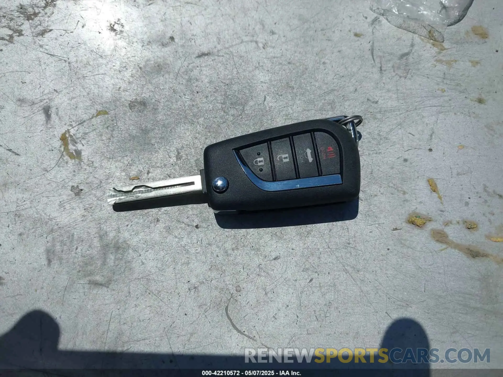 11 fotografías del automóvil dañado 5YFEPMAE8NP385419 TOYOTA COROLLA 2022