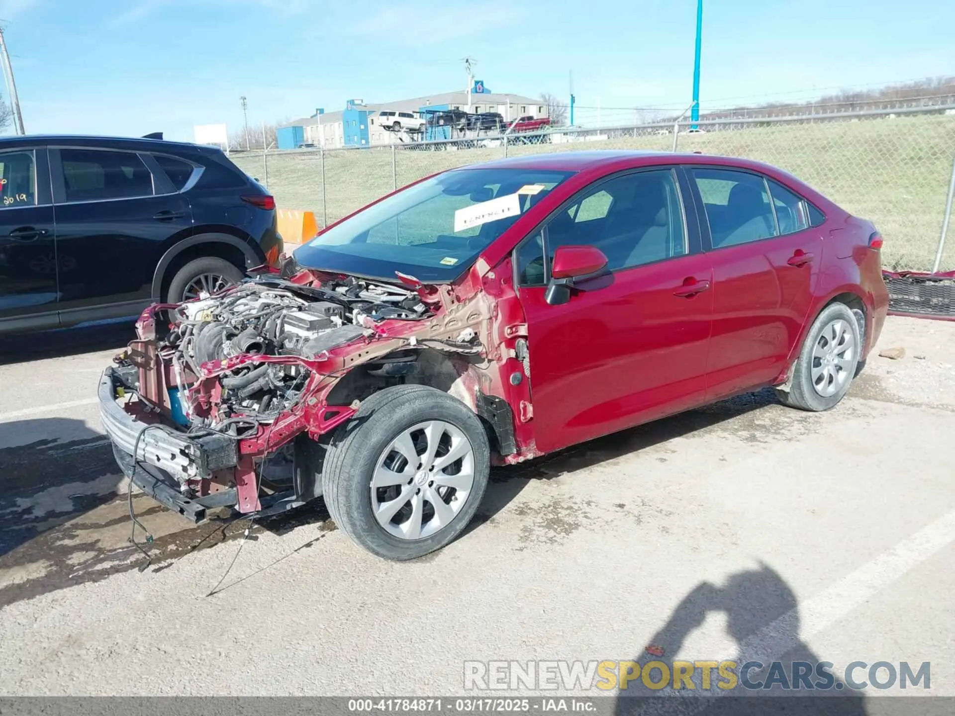2 fotografías del automóvil dañado 5YFEPMAE9NP271963 TOYOTA COROLLA 2022