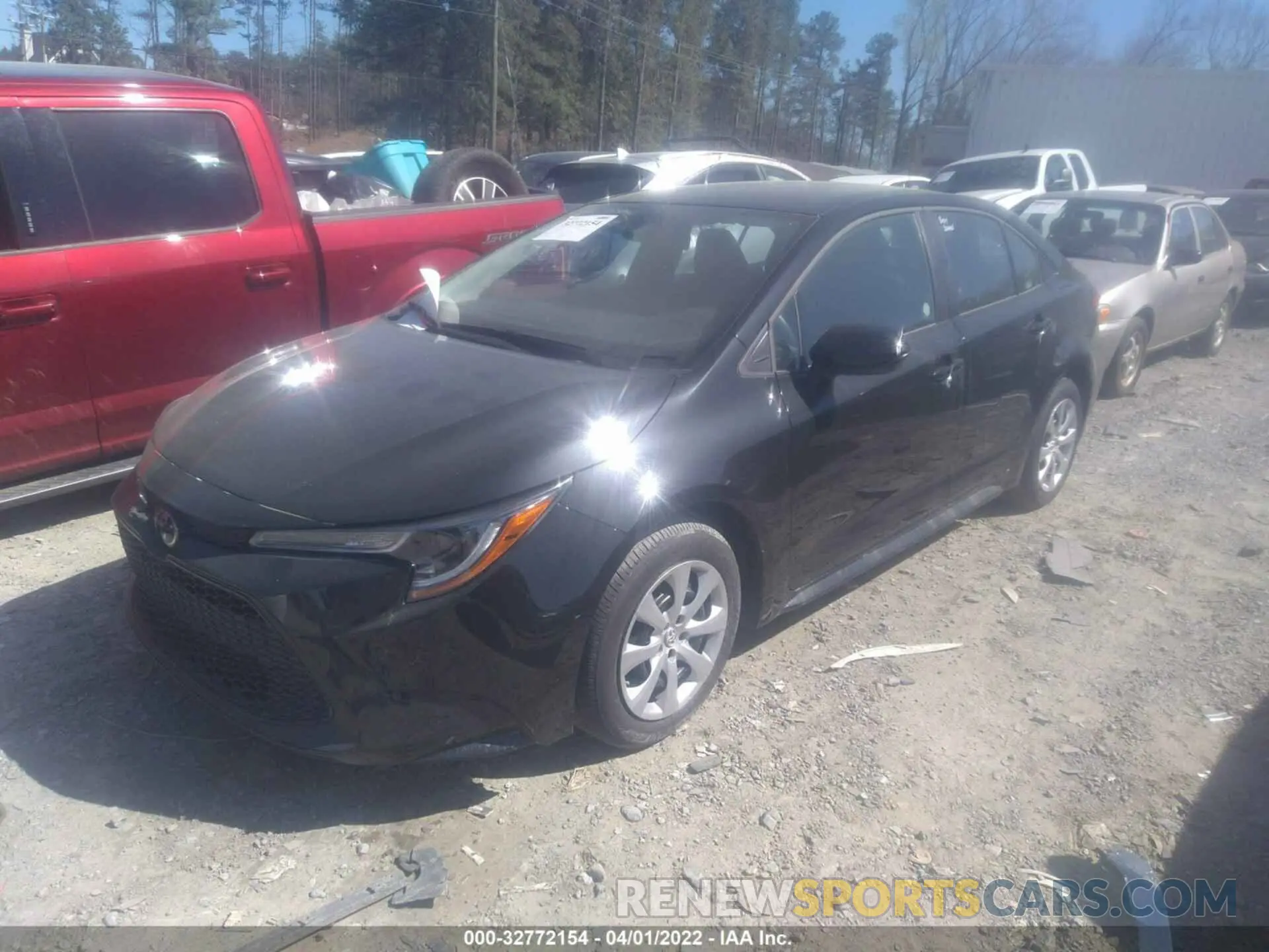 2 fotografías del automóvil dañado 5YFEPMAE9NP283787 TOYOTA COROLLA 2022