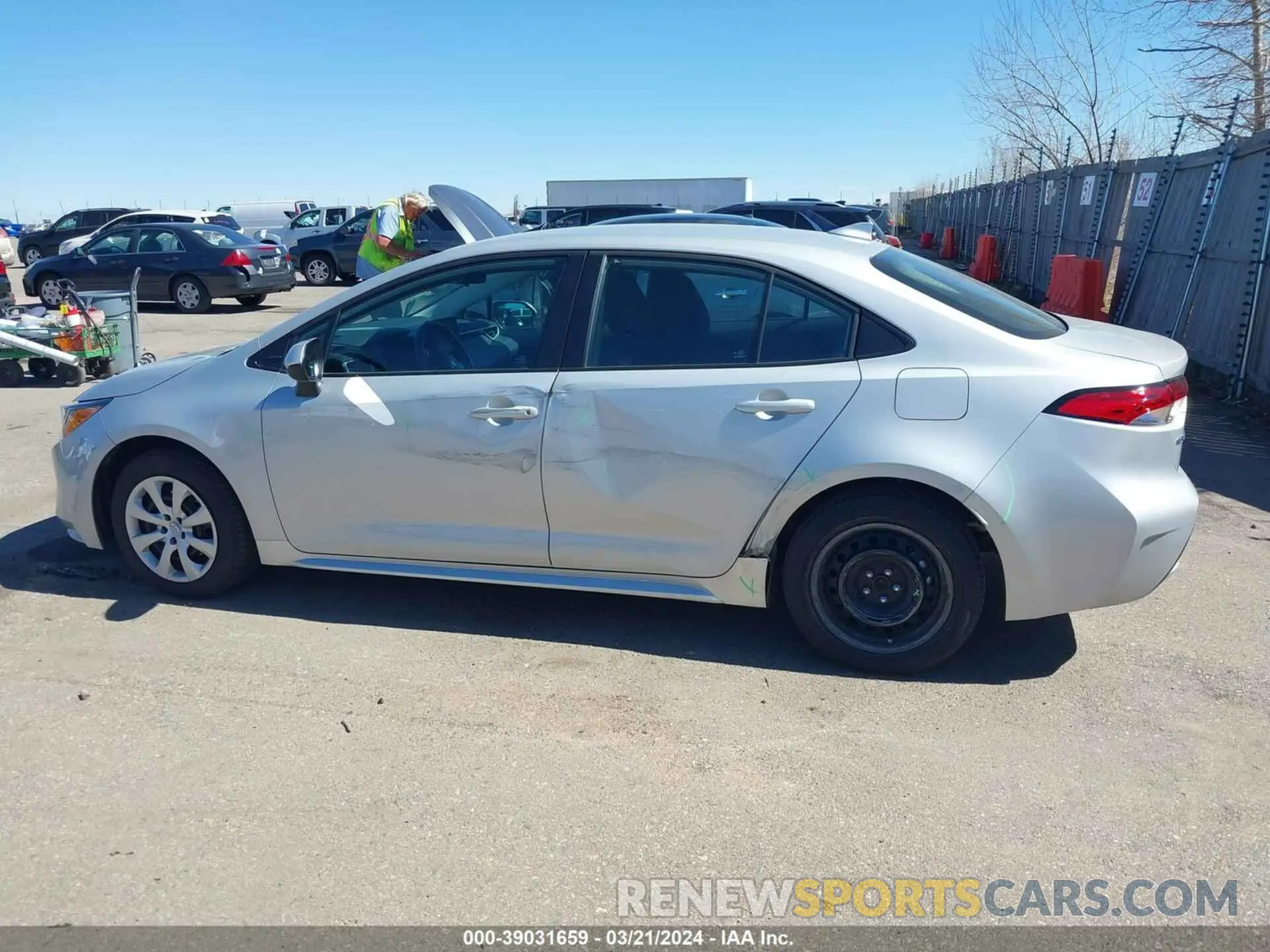 14 fotografías del automóvil dañado 5YFEPMAE9NP317923 TOYOTA COROLLA 2022
