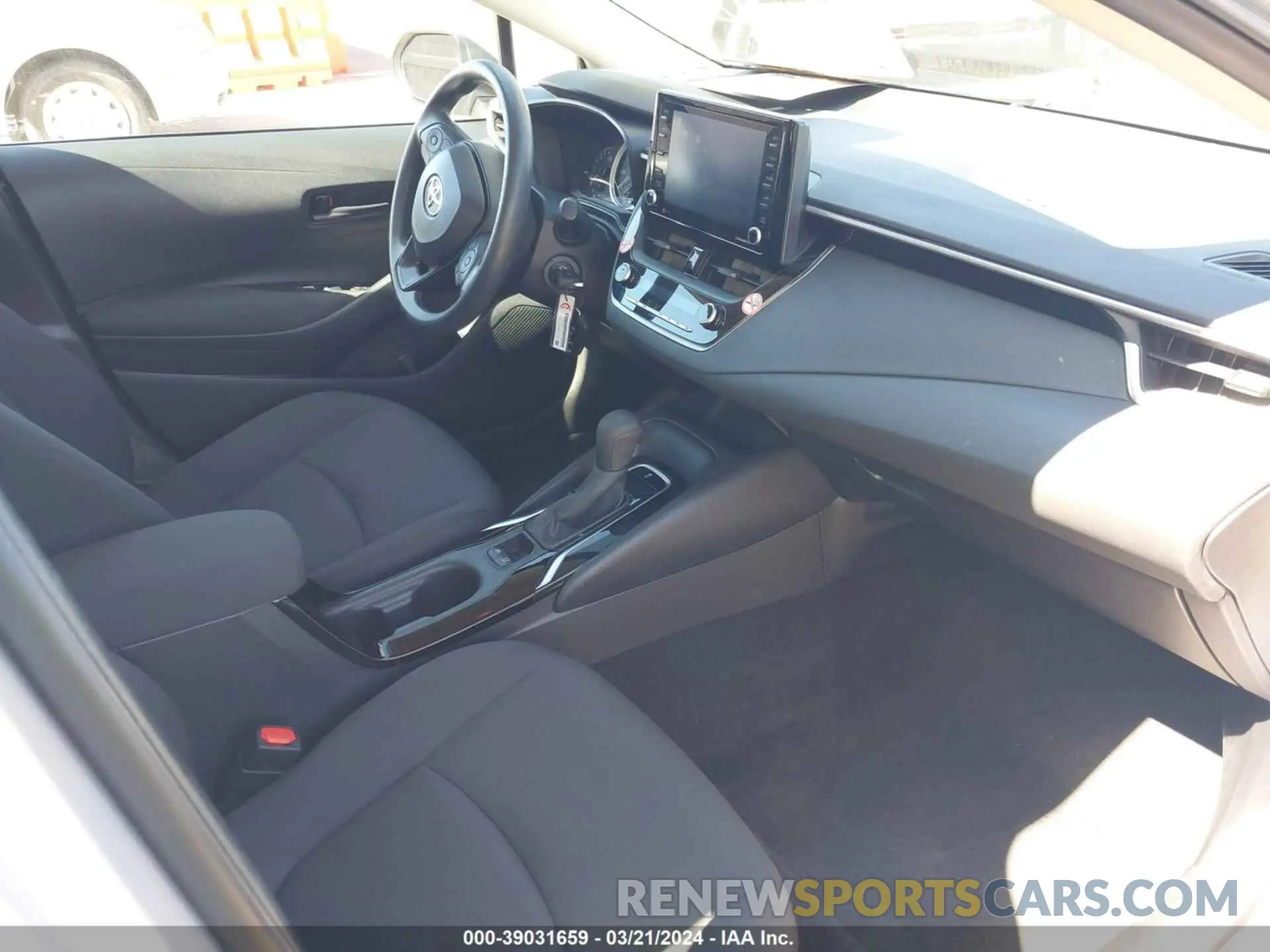 5 fotografías del automóvil dañado 5YFEPMAE9NP317923 TOYOTA COROLLA 2022