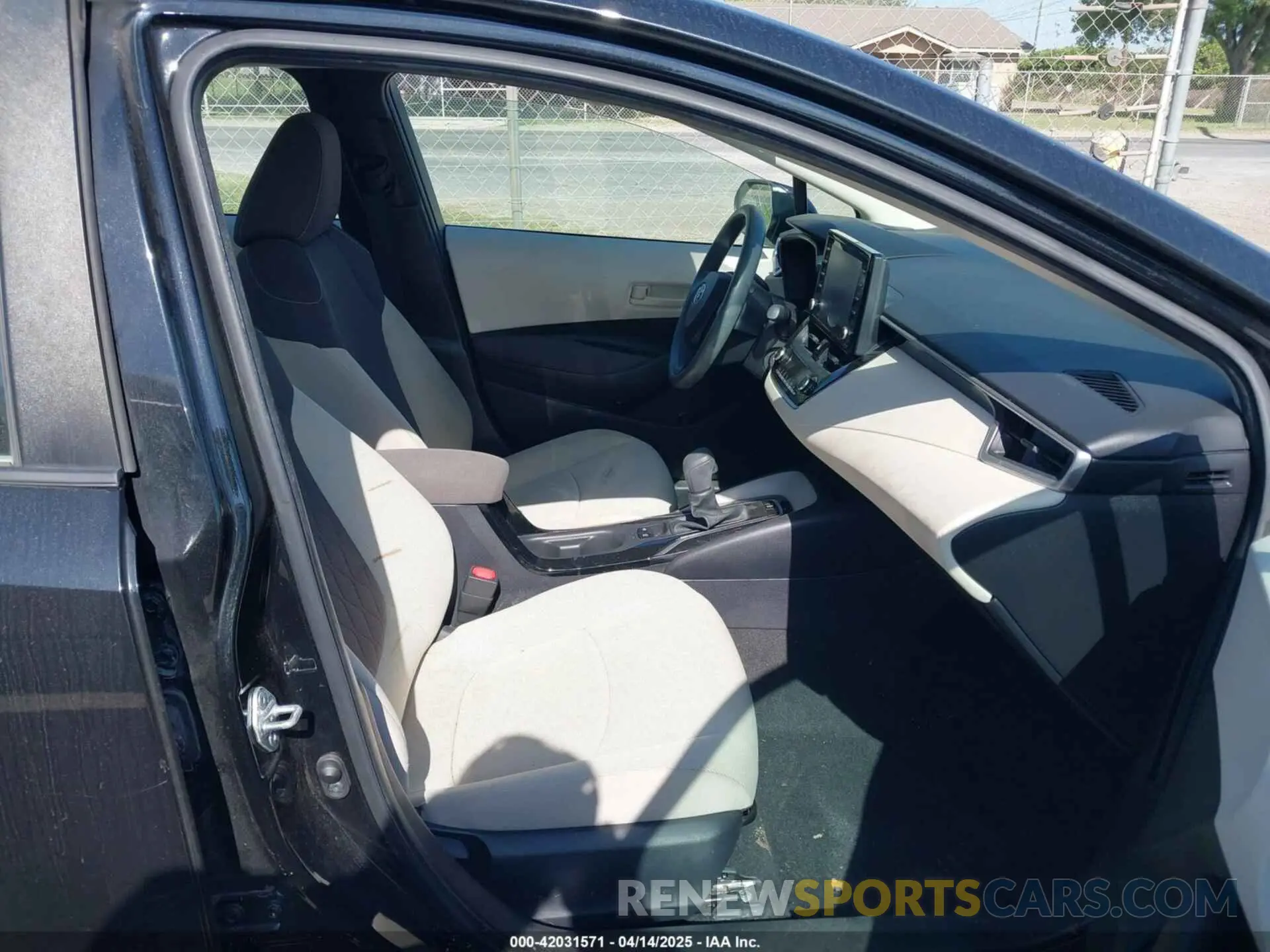 5 fotografías del automóvil dañado 5YFEPMAE9NP322734 TOYOTA COROLLA 2022