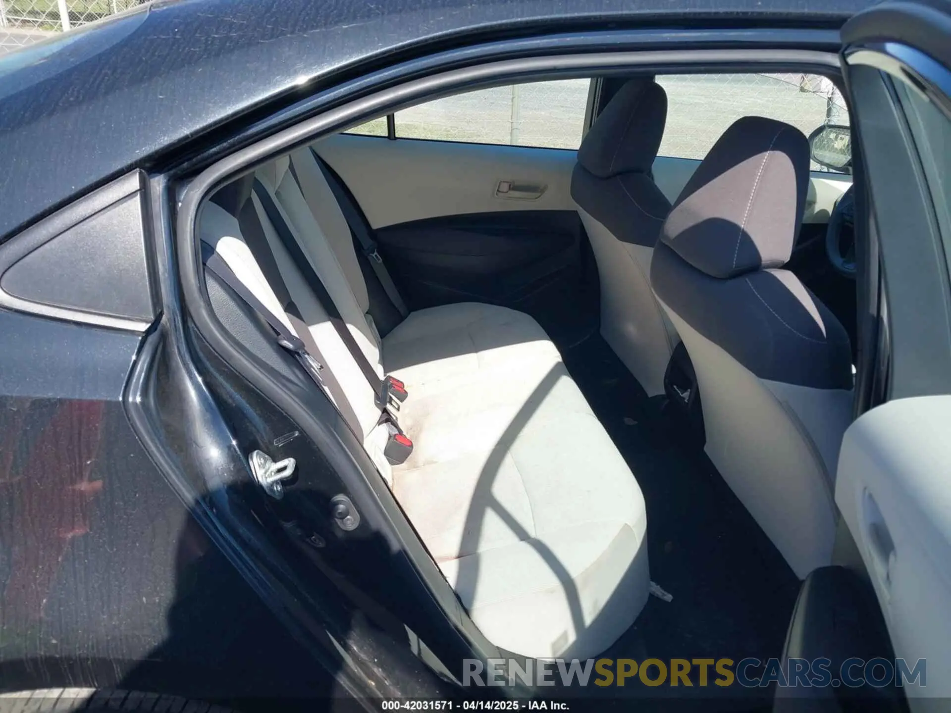 8 fotografías del automóvil dañado 5YFEPMAE9NP322734 TOYOTA COROLLA 2022