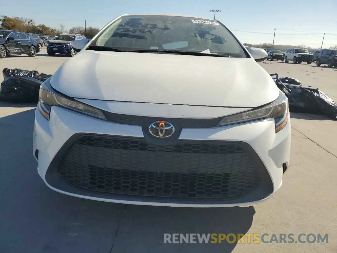 5 fotografías del automóvil dañado 5YFEPMAE9NP323107 TOYOTA COROLLA 2022