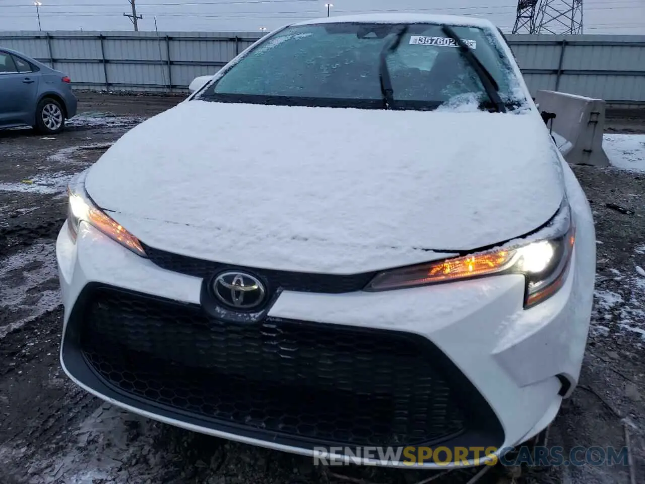 5 fotografías del automóvil dañado 5YFEPMAE9NP326993 TOYOTA COROLLA 2022