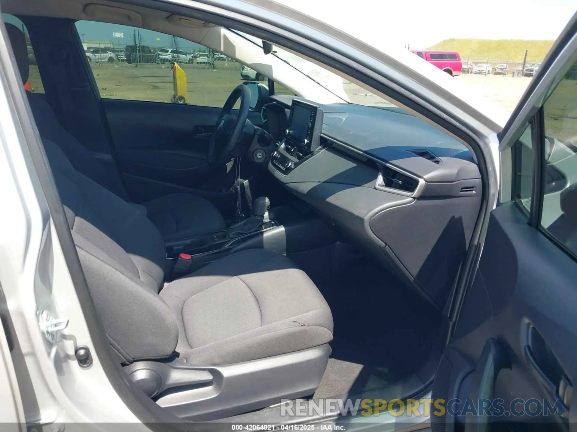 5 fotografías del automóvil dañado 5YFEPMAE9NP333734 TOYOTA COROLLA 2022