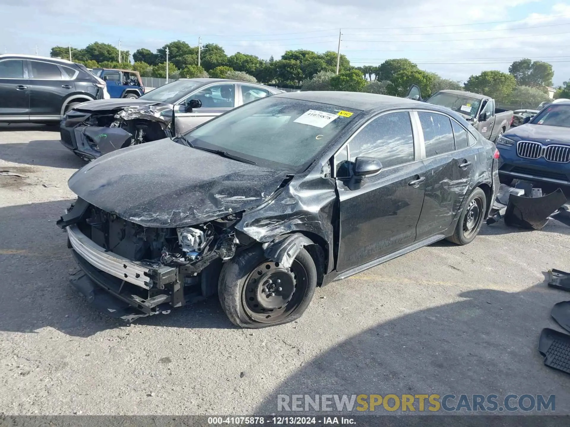 2 fotografías del automóvil dañado 5YFEPMAE9NP334432 TOYOTA COROLLA 2022