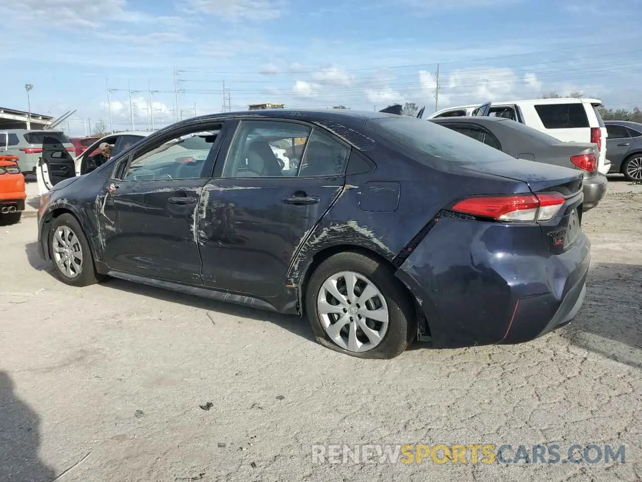 2 fotografías del automóvil dañado 5YFEPMAE9NP339145 TOYOTA COROLLA 2022