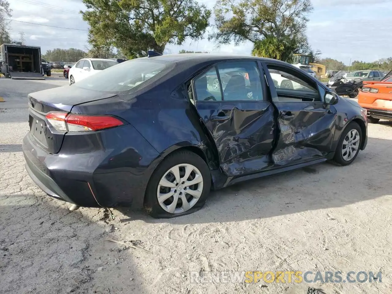 3 fotografías del automóvil dañado 5YFEPMAE9NP339145 TOYOTA COROLLA 2022
