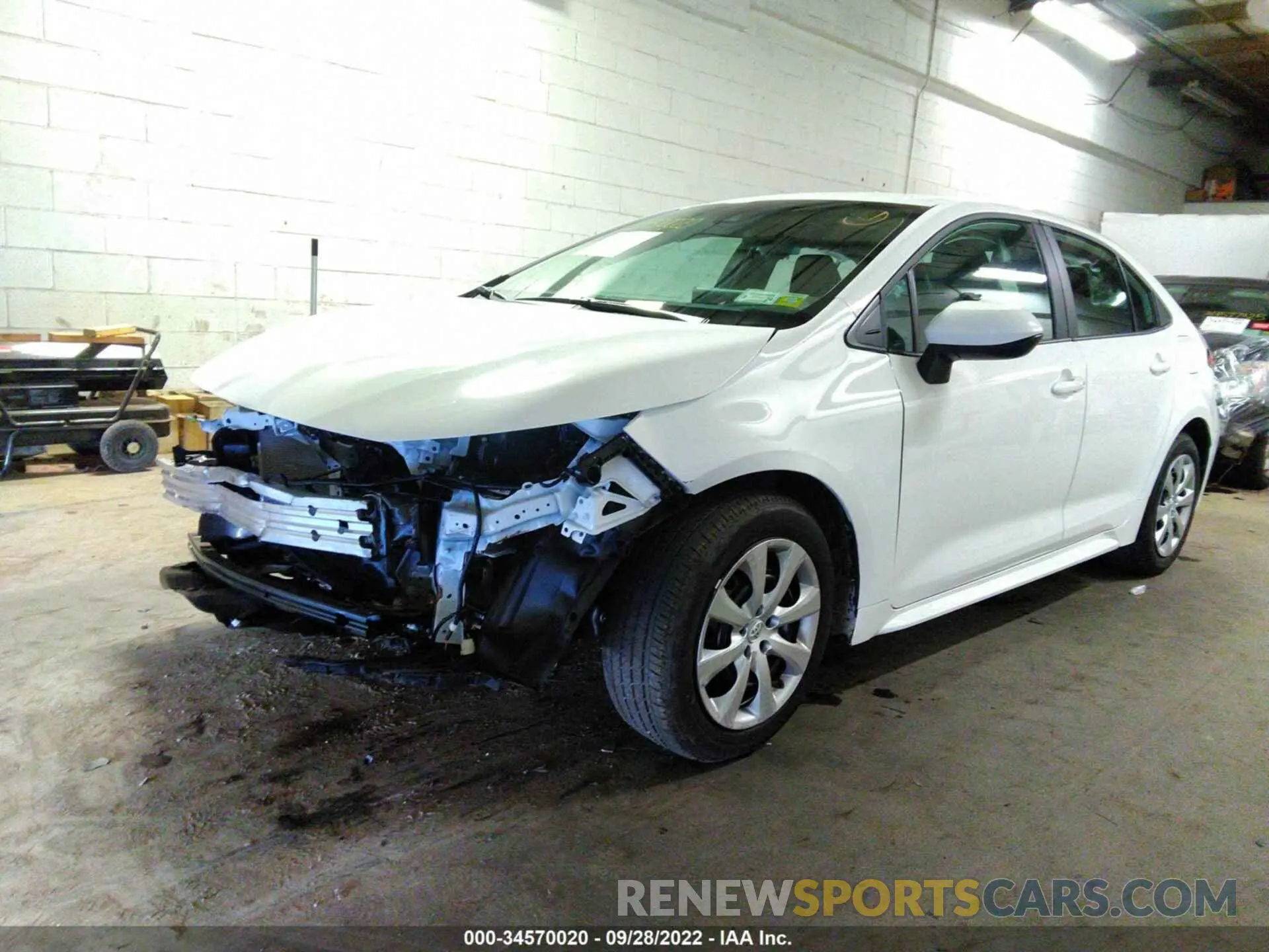 2 fotografías del automóvil dañado 5YFEPMAE9NP352719 TOYOTA COROLLA 2022