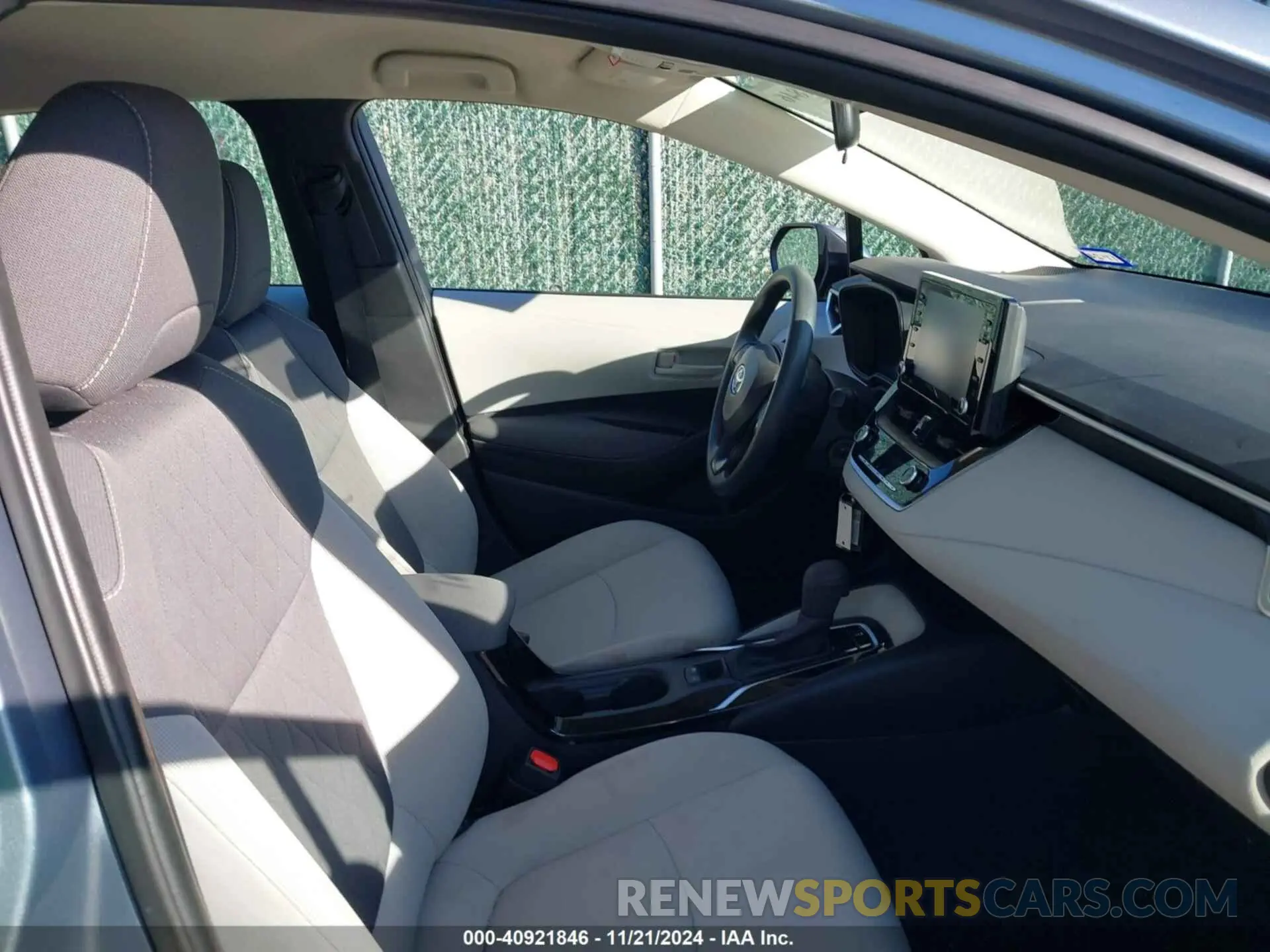 5 fotografías del automóvil dañado 5YFEPMAE9NP391732 TOYOTA COROLLA 2022