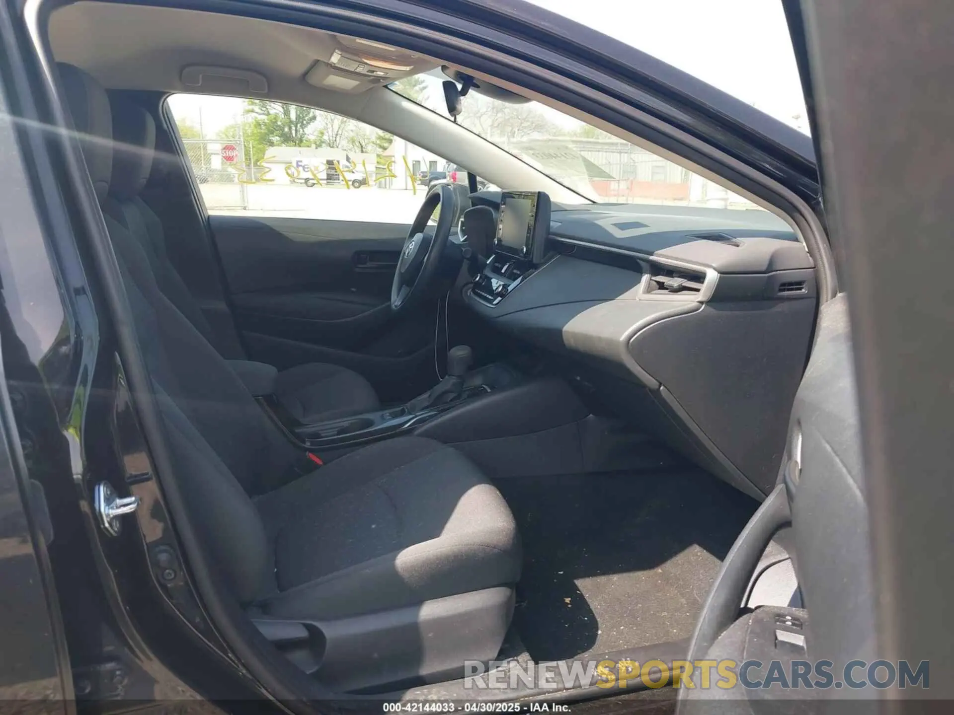 5 fotografías del automóvil dañado 5YFEPMAEXNP298668 TOYOTA COROLLA 2022