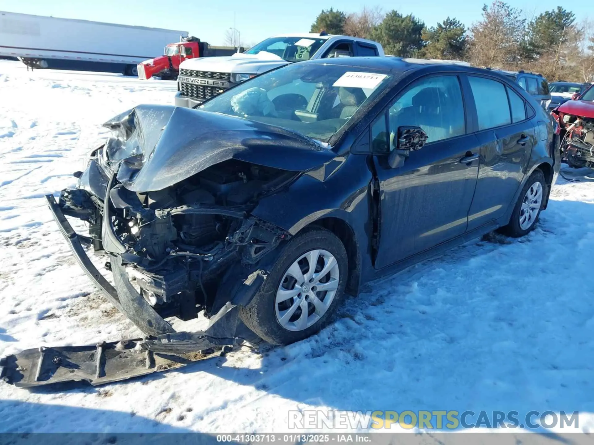2 fotografías del automóvil dañado 5YFEPMAEXNP305182 TOYOTA COROLLA 2022