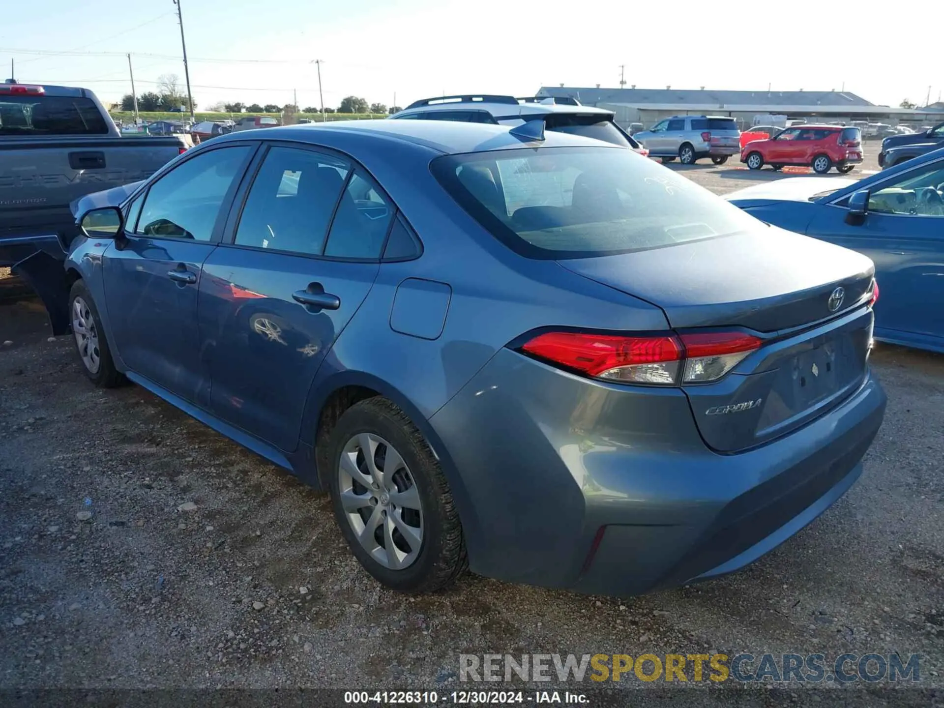 3 fotografías del automóvil dañado 5YFEPMAEXNP313363 TOYOTA COROLLA 2022