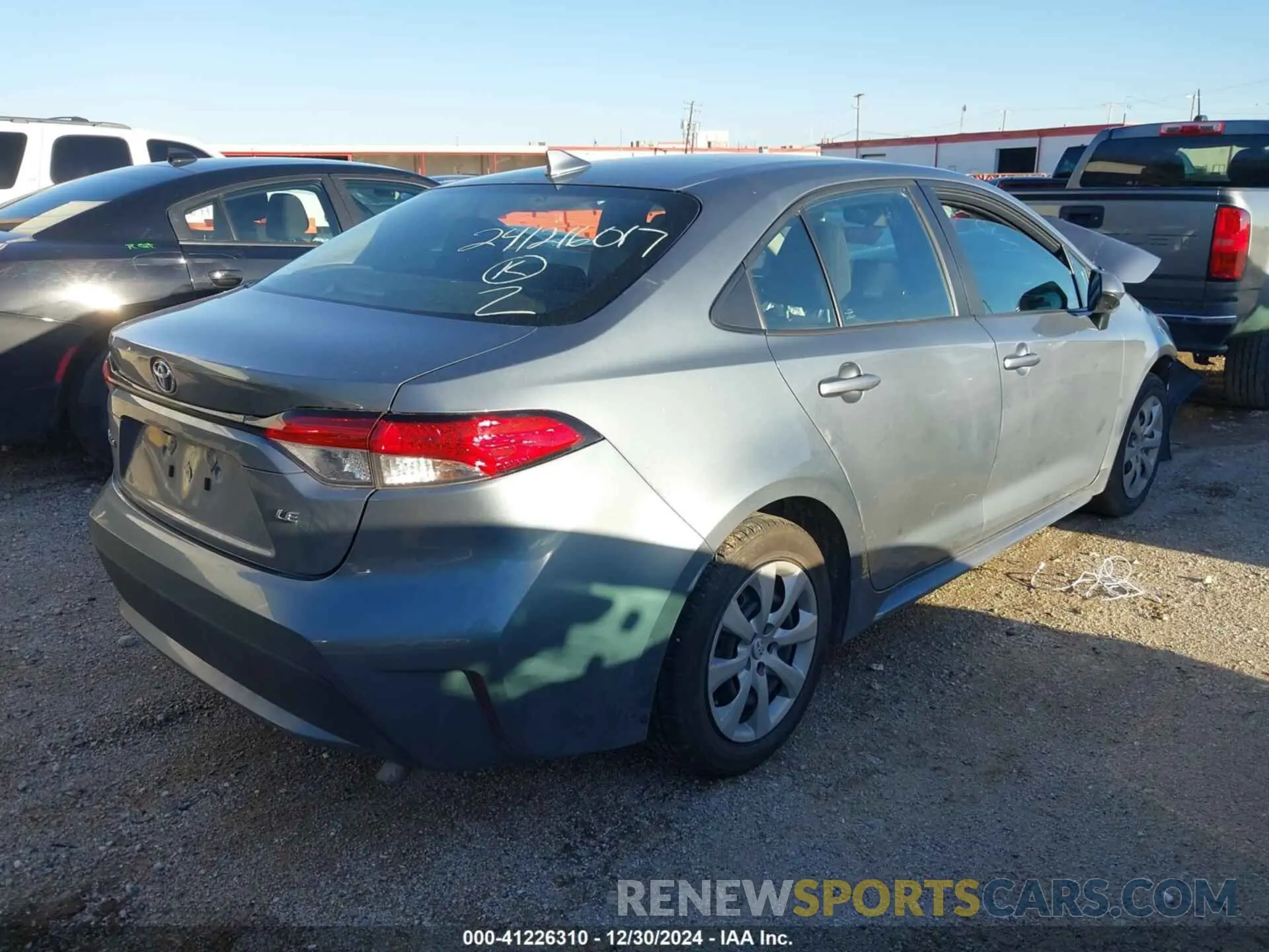 4 fotografías del automóvil dañado 5YFEPMAEXNP313363 TOYOTA COROLLA 2022