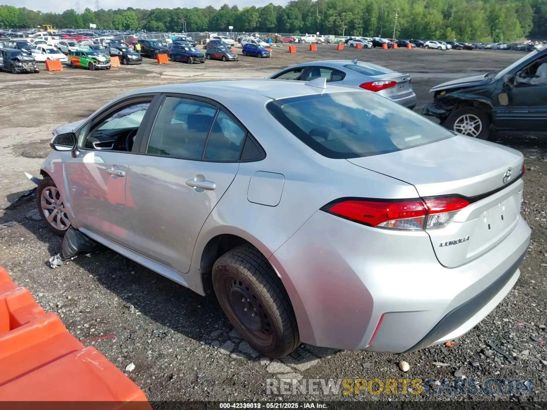 3 fotografías del automóvil dañado 5YFEPMAEXNP318580 TOYOTA COROLLA 2022