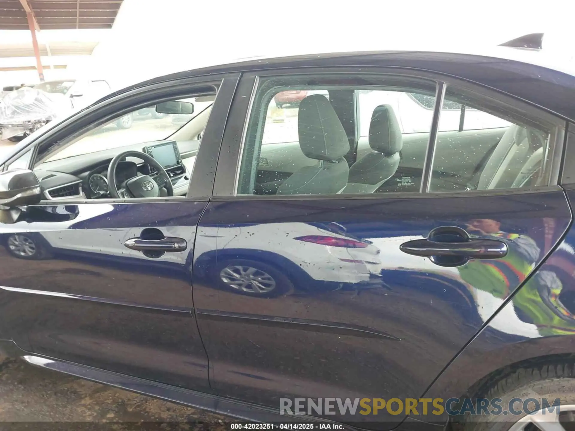 14 fotografías del automóvil dañado 5YFHPMAE8NP334547 TOYOTA COROLLA 2022
