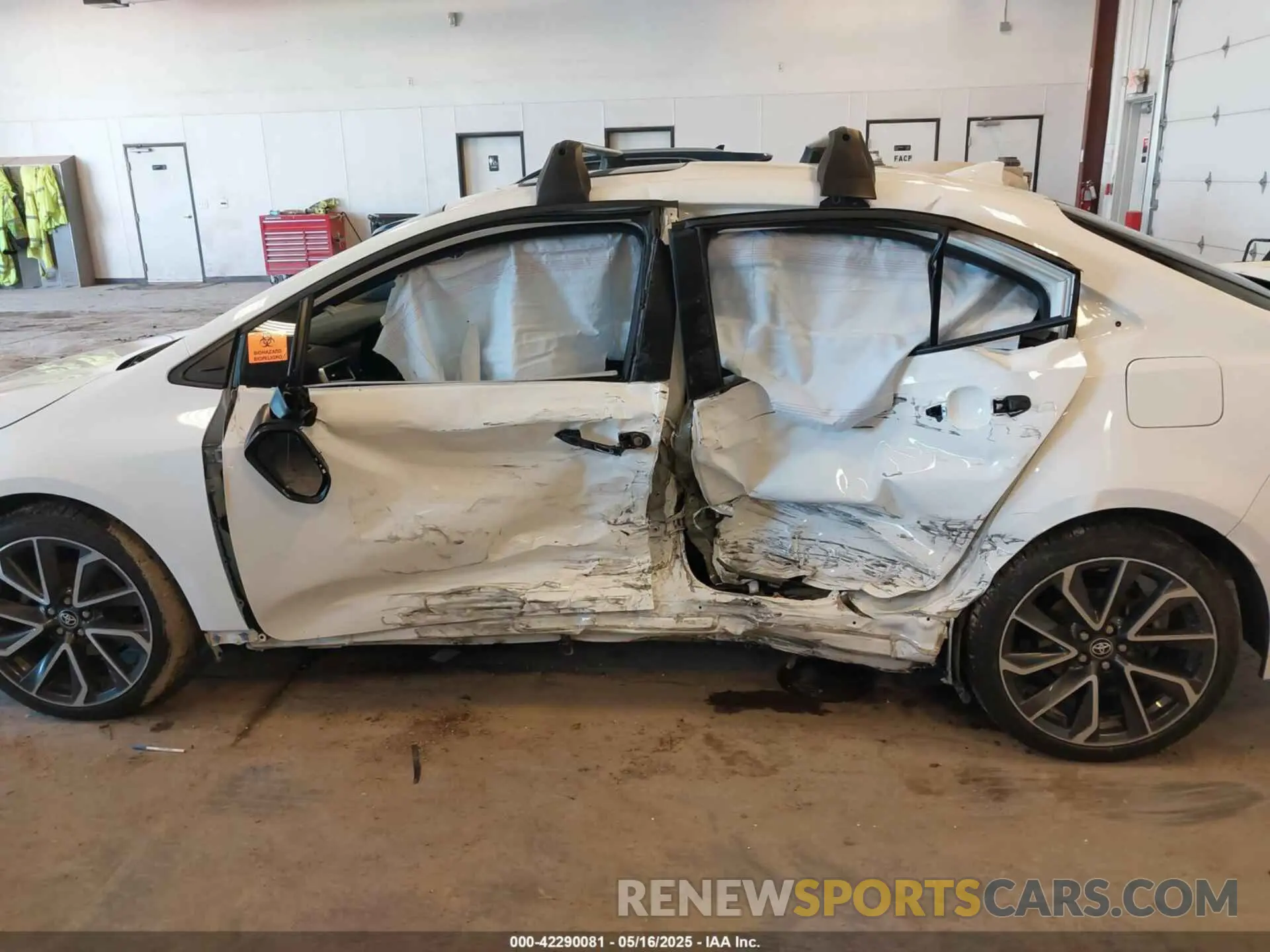 14 fotografías del automóvil dañado 5YFP4MCE5NP137725 TOYOTA COROLLA 2022
