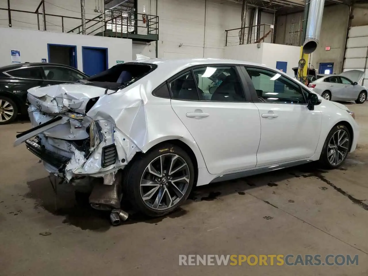 3 fotografías del automóvil dañado 5YFS4MCE0NP102858 TOYOTA COROLLA 2022