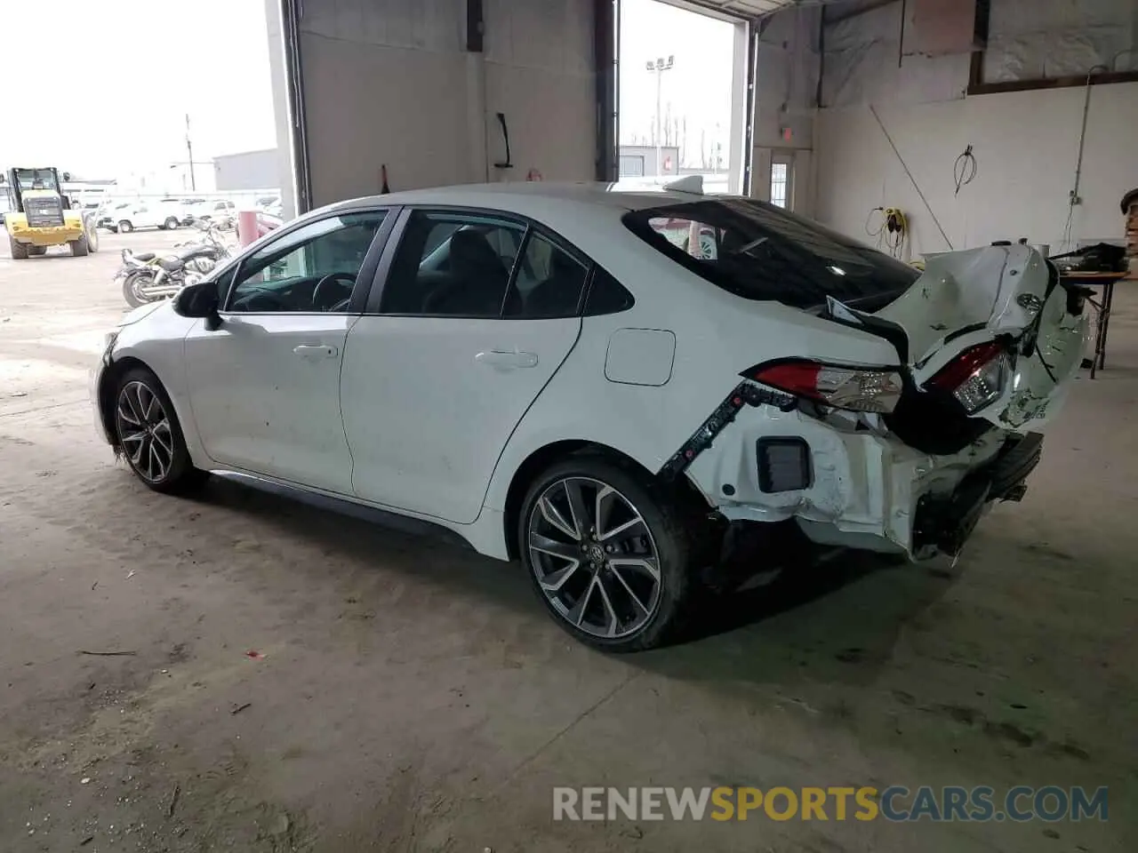 2 fotografías del automóvil dañado 5YFS4MCE0NP117750 TOYOTA COROLLA 2022