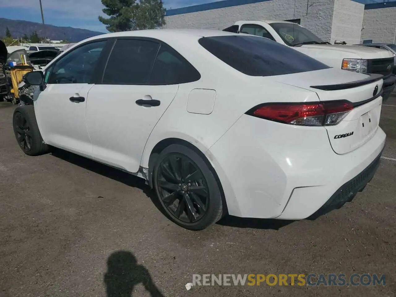 2 fotografías del automóvil dañado 5YFS4MCE0NP118378 TOYOTA COROLLA 2022