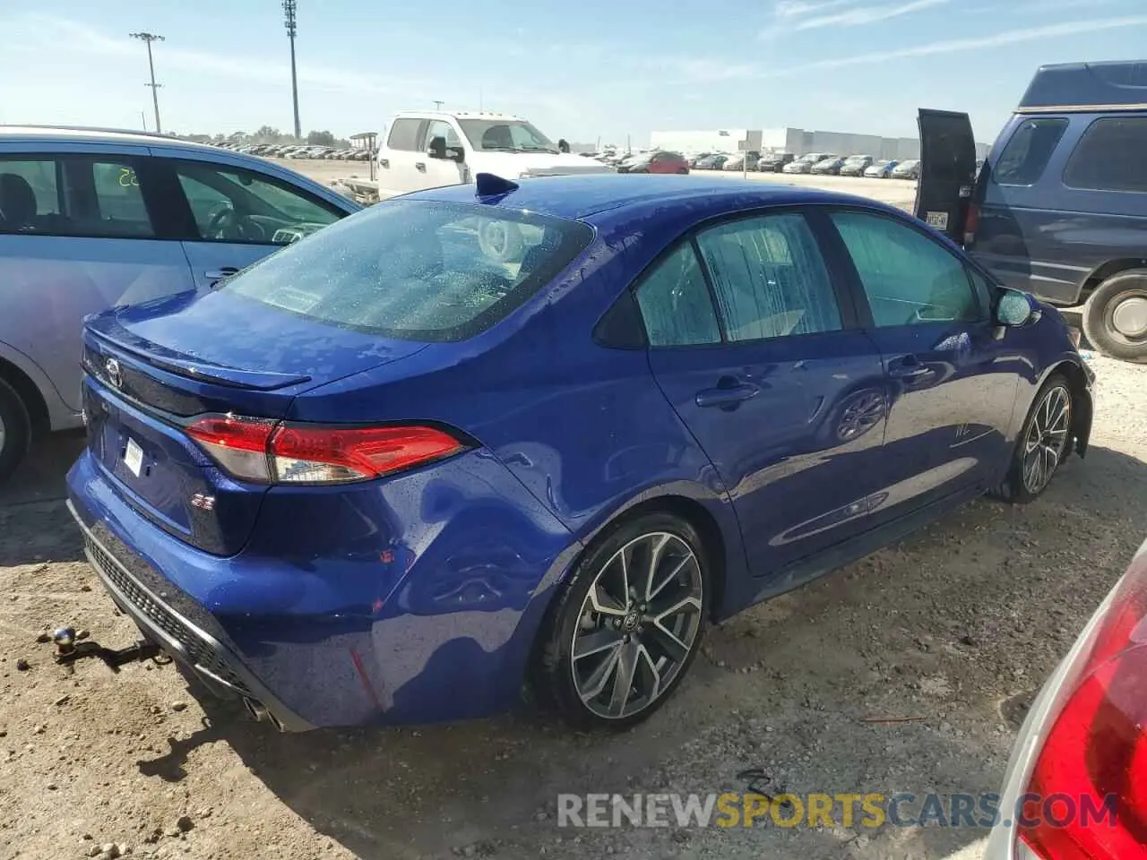 3 fotografías del automóvil dañado 5YFS4MCE0NP118624 TOYOTA COROLLA 2022