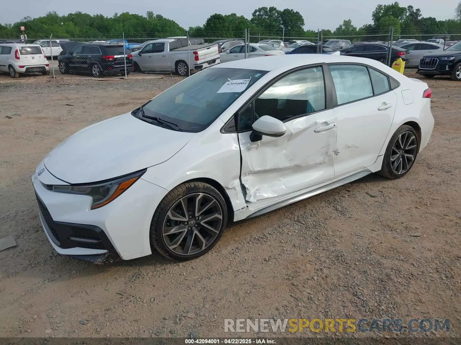 2 fotografías del automóvil dañado 5YFS4MCE0NP136332 TOYOTA COROLLA 2022