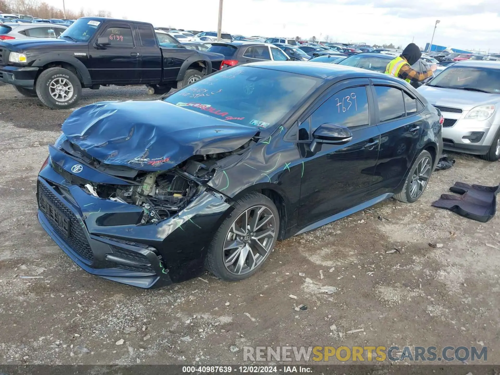 2 fotografías del automóvil dañado 5YFS4MCE1NP110659 TOYOTA COROLLA 2022