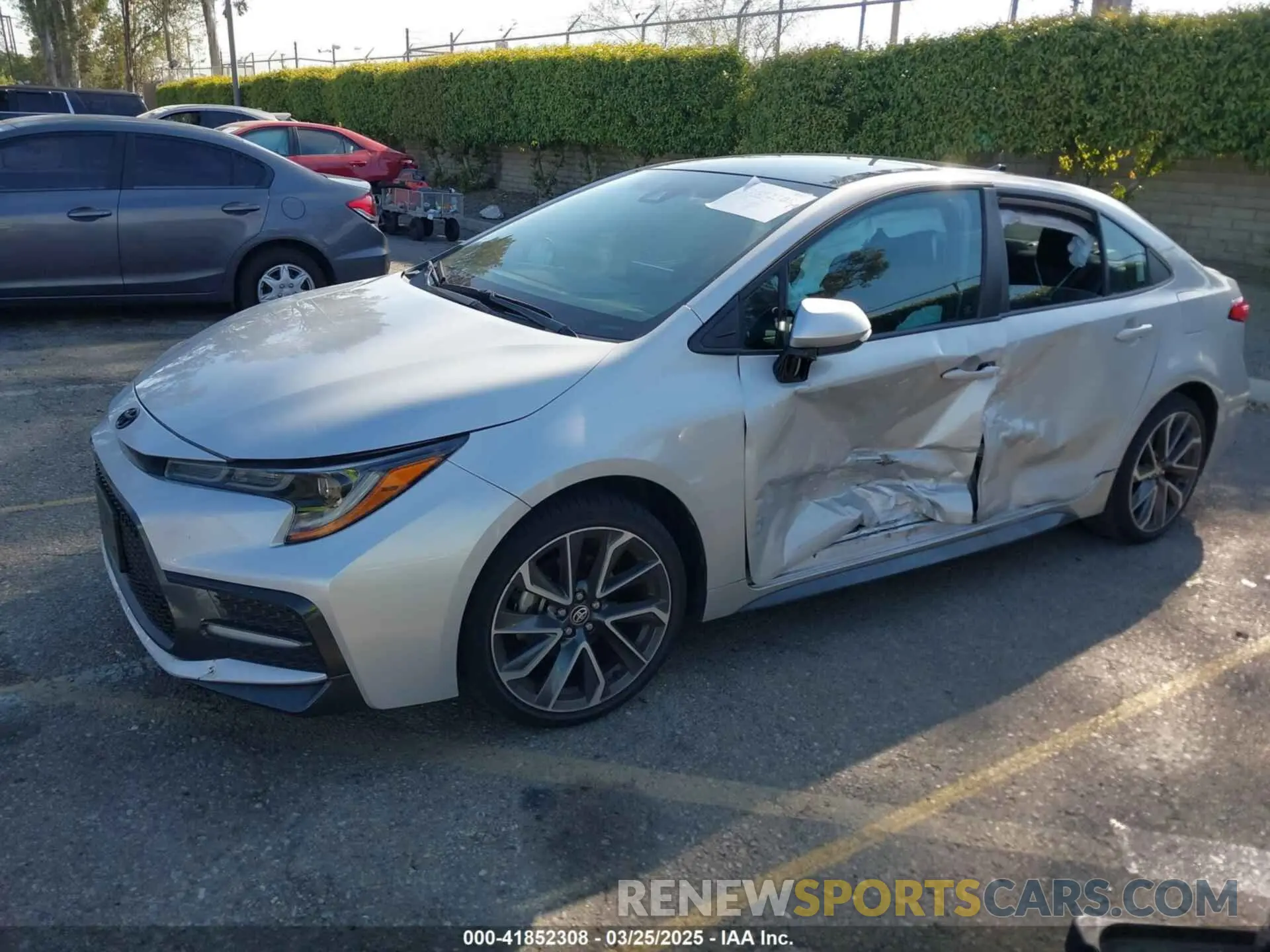 2 fotografías del automóvil dañado 5YFS4MCE1NP115103 TOYOTA COROLLA 2022
