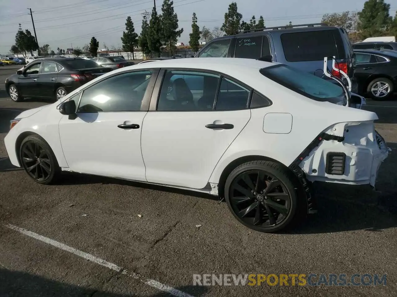 2 fotografías del automóvil dañado 5YFS4MCE2NP114381 TOYOTA COROLLA 2022