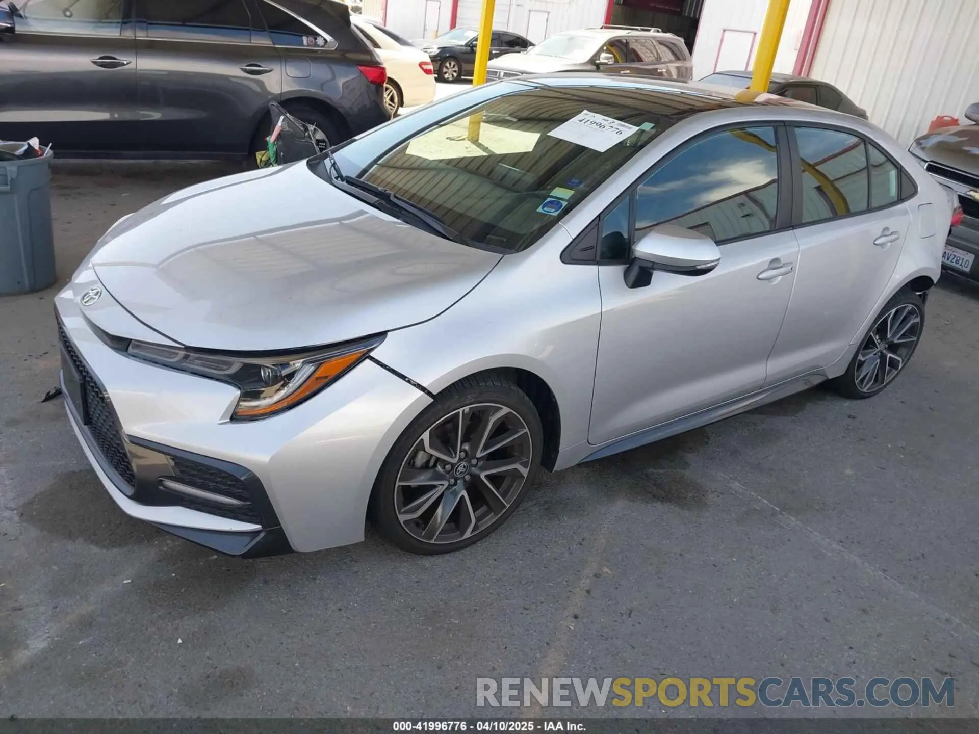 2 fotografías del automóvil dañado 5YFS4MCE3NP131626 TOYOTA COROLLA 2022