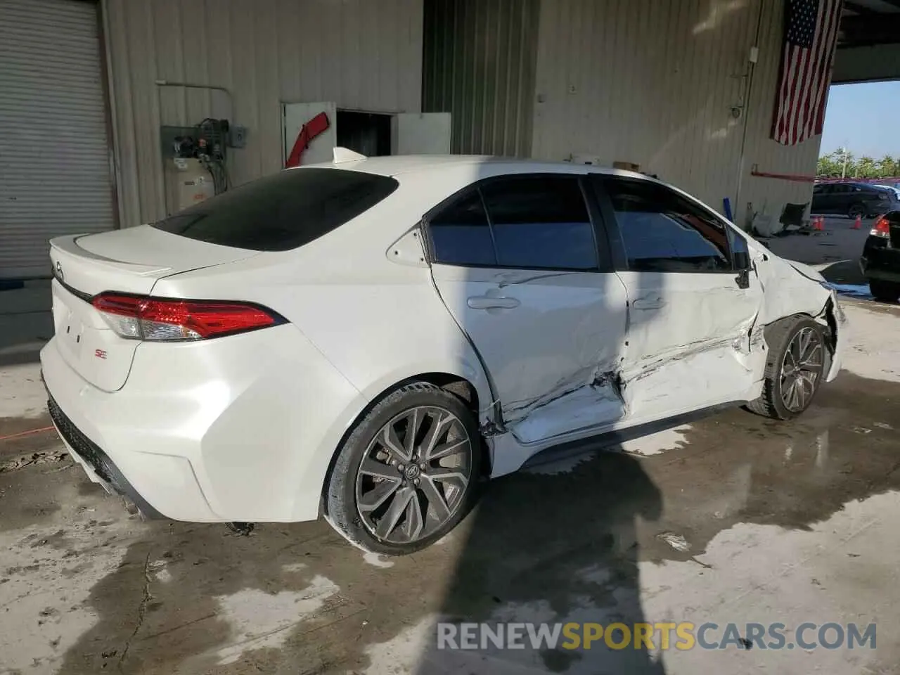 3 fotografías del automóvil dañado 5YFS4MCE4NP131313 TOYOTA COROLLA 2022