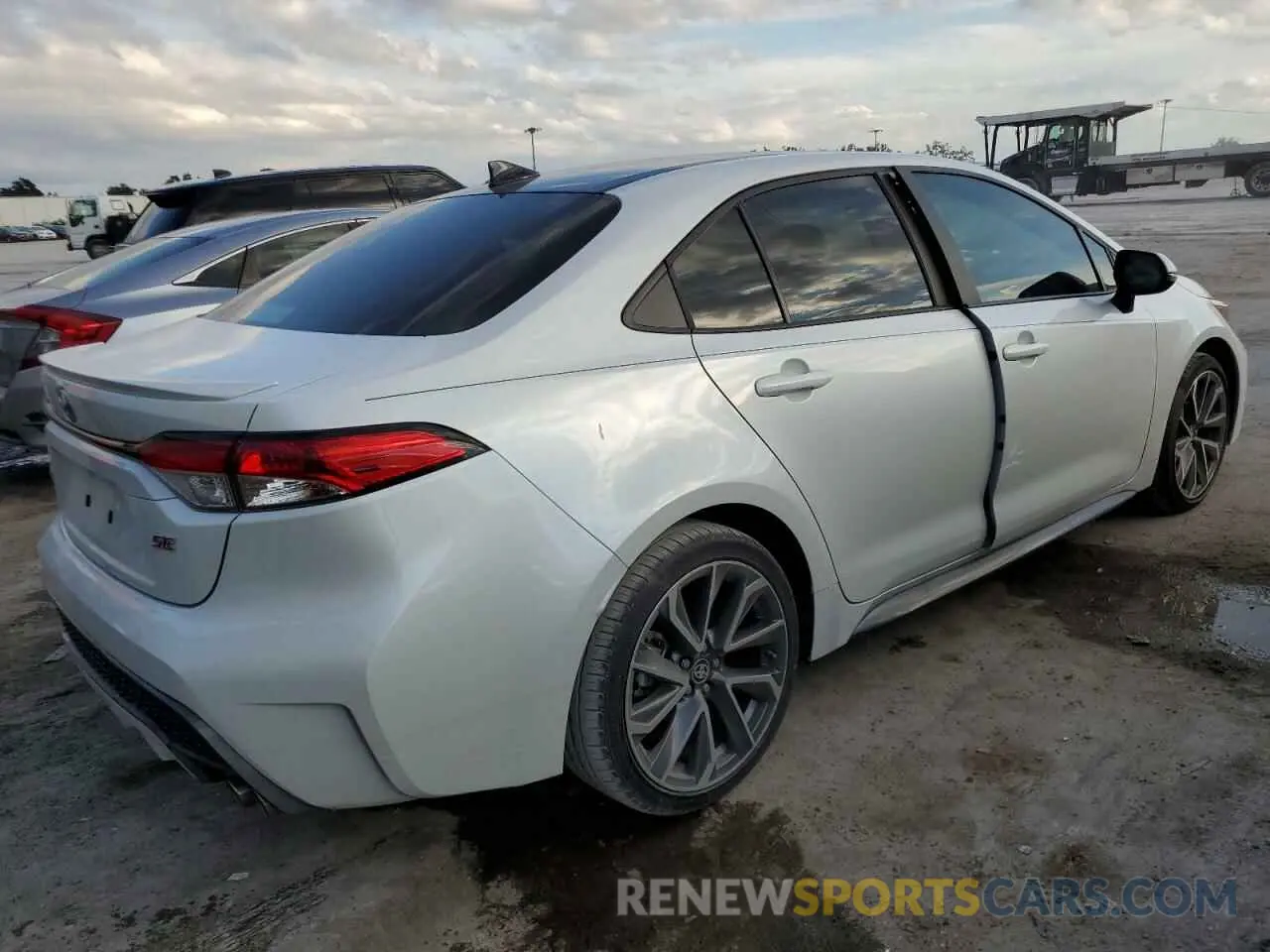 4 fotografías del automóvil dañado 5YFS4MCE5NP103228 TOYOTA COROLLA 2022