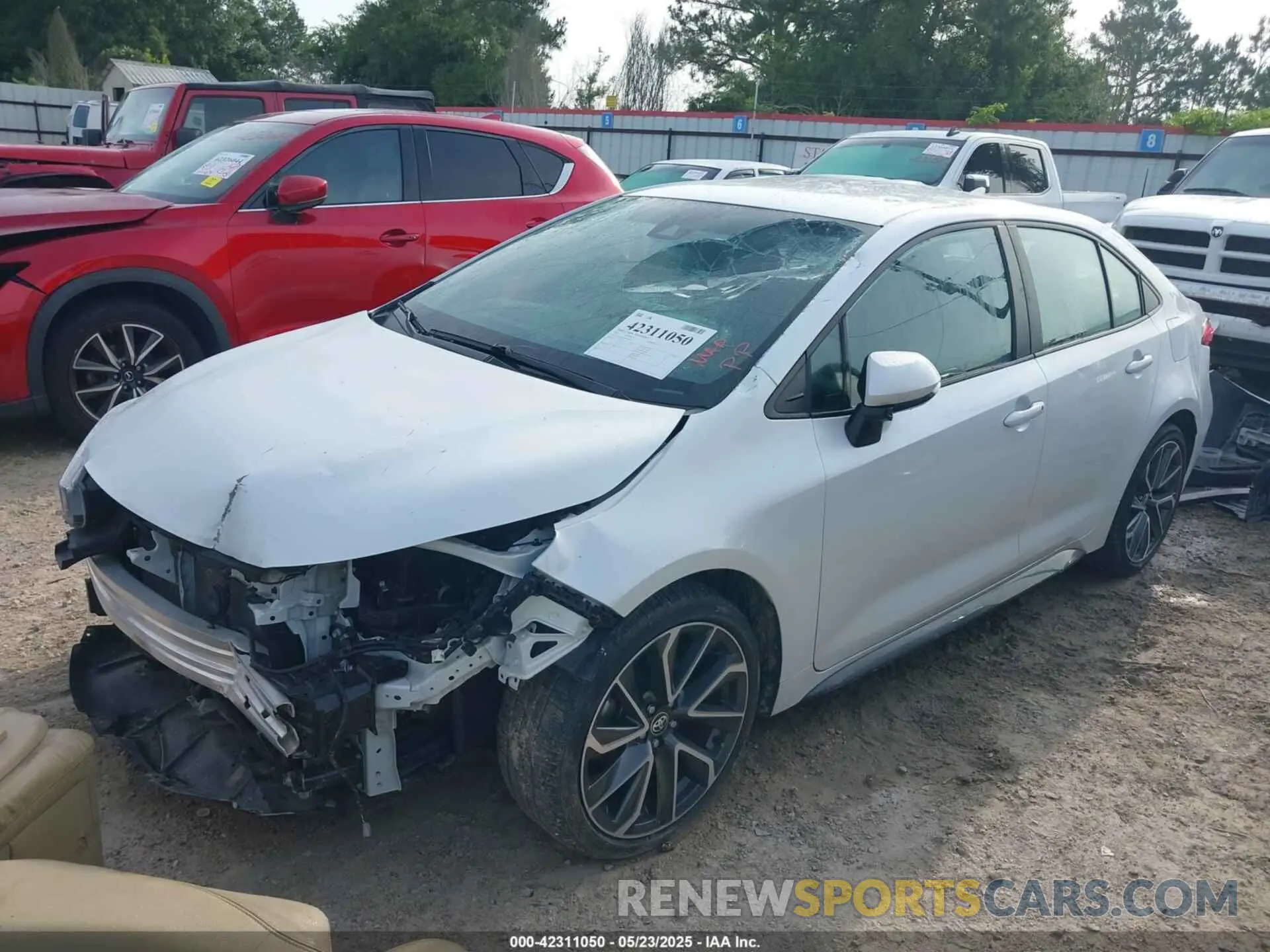 2 fotografías del automóvil dañado 5YFS4MCE6NP108714 TOYOTA COROLLA 2022