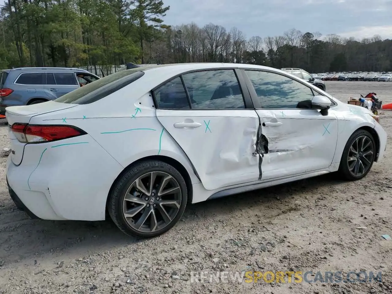 3 fotografías del automóvil dañado 5YFS4MCE6NP121219 TOYOTA COROLLA 2022