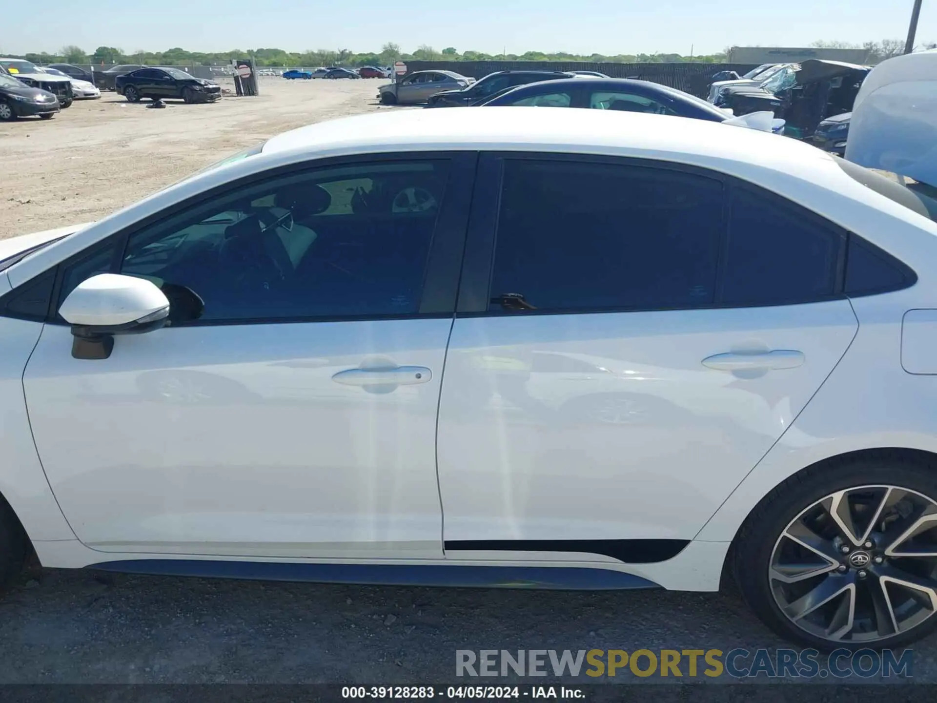 14 fotografías del automóvil dañado 5YFS4MCE6NP132060 TOYOTA COROLLA 2022
