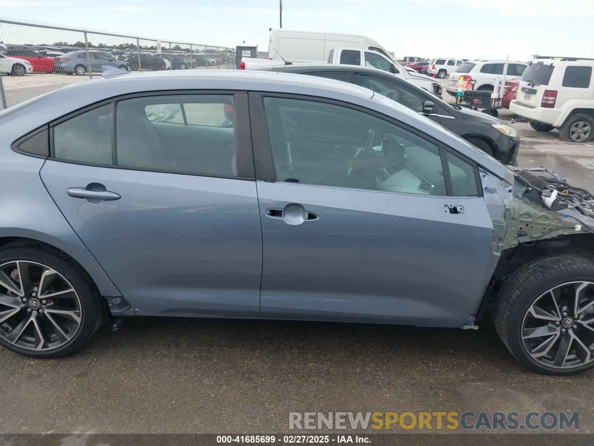 14 fotografías del automóvil dañado 5YFS4MCE6NP132723 TOYOTA COROLLA 2022