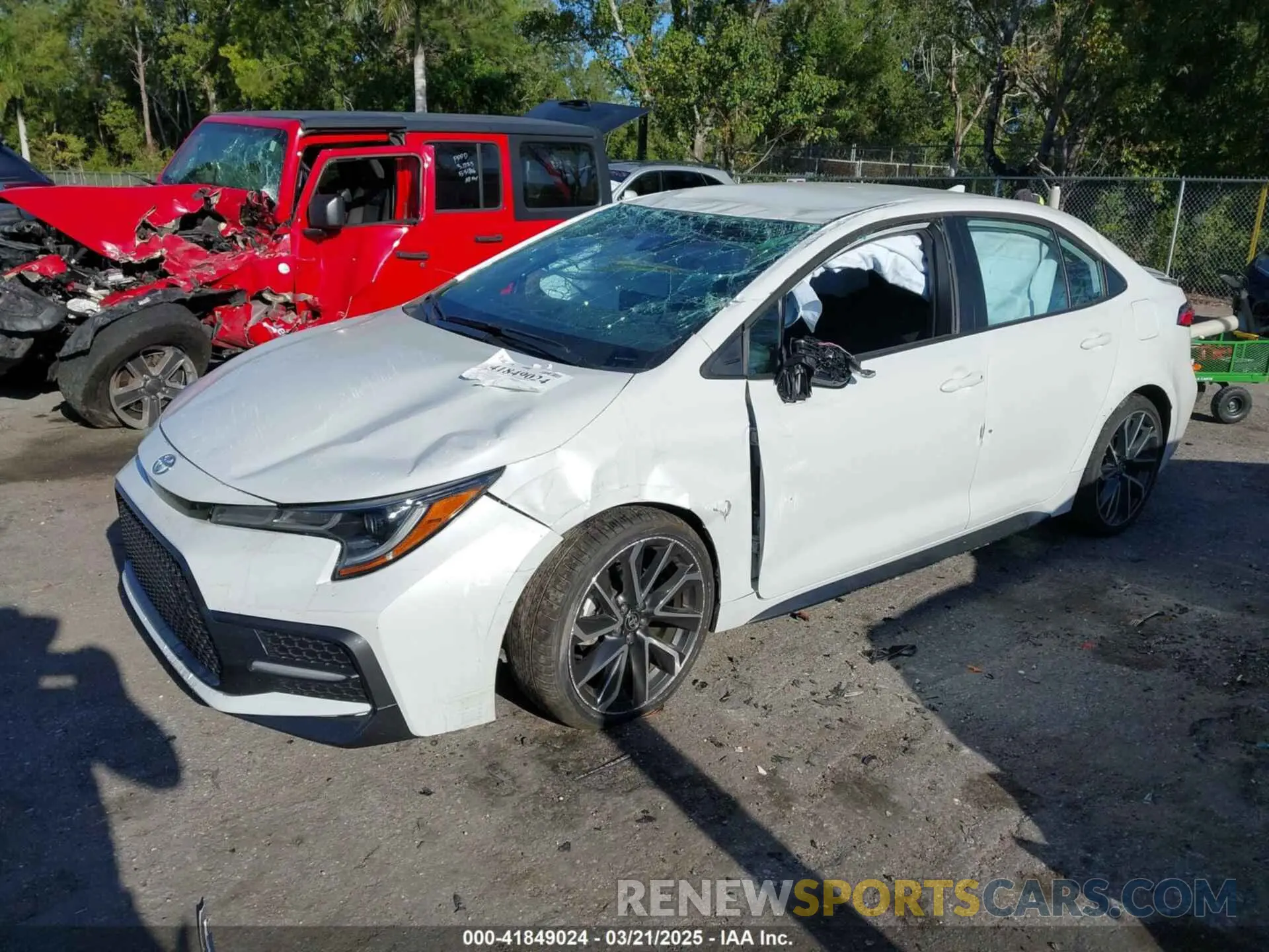 2 fotografías del automóvil dañado 5YFS4MCE6NP133516 TOYOTA COROLLA 2022
