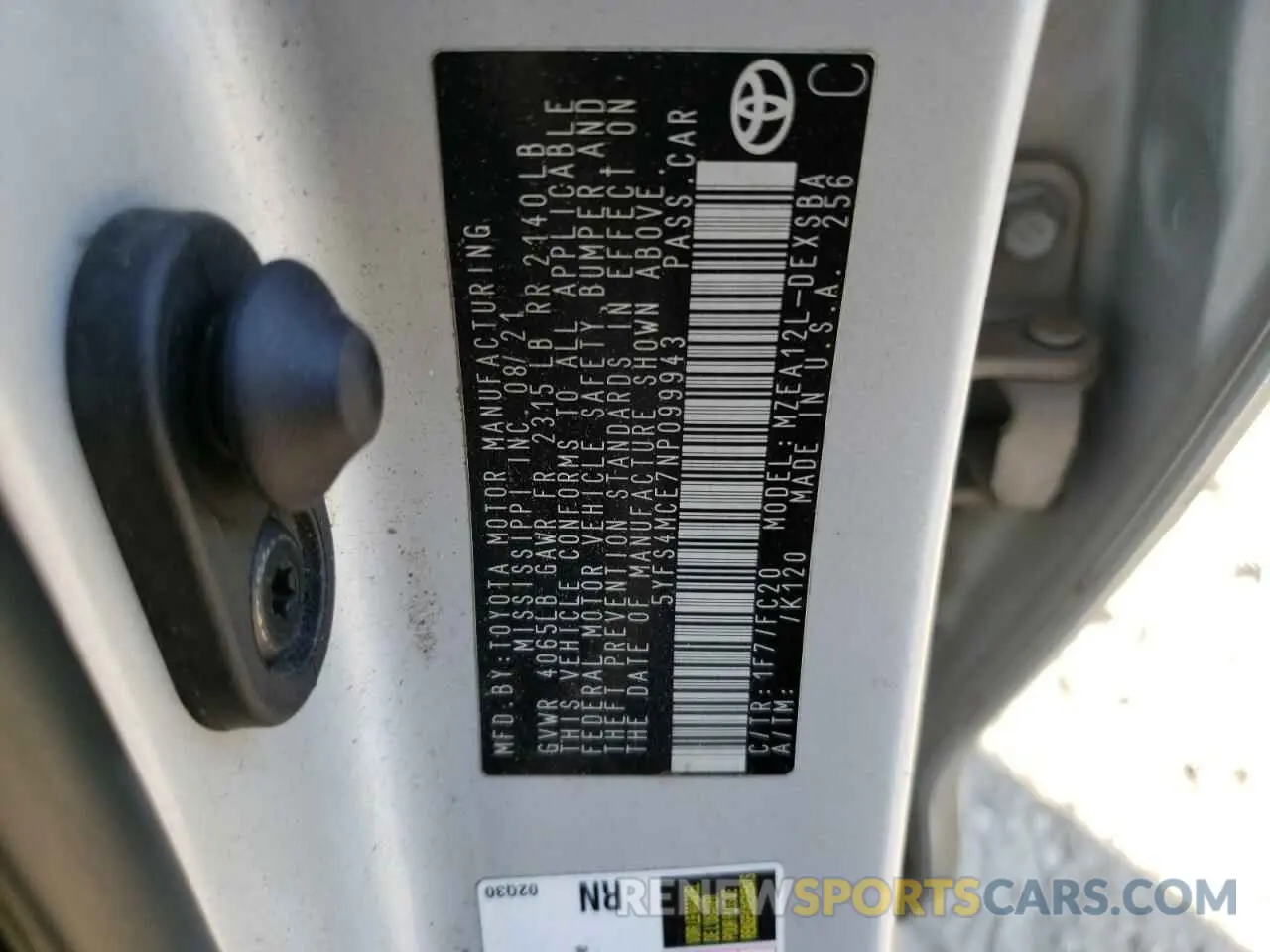 12 fotografías del automóvil dañado 5YFS4MCE7NP099943 TOYOTA COROLLA 2022