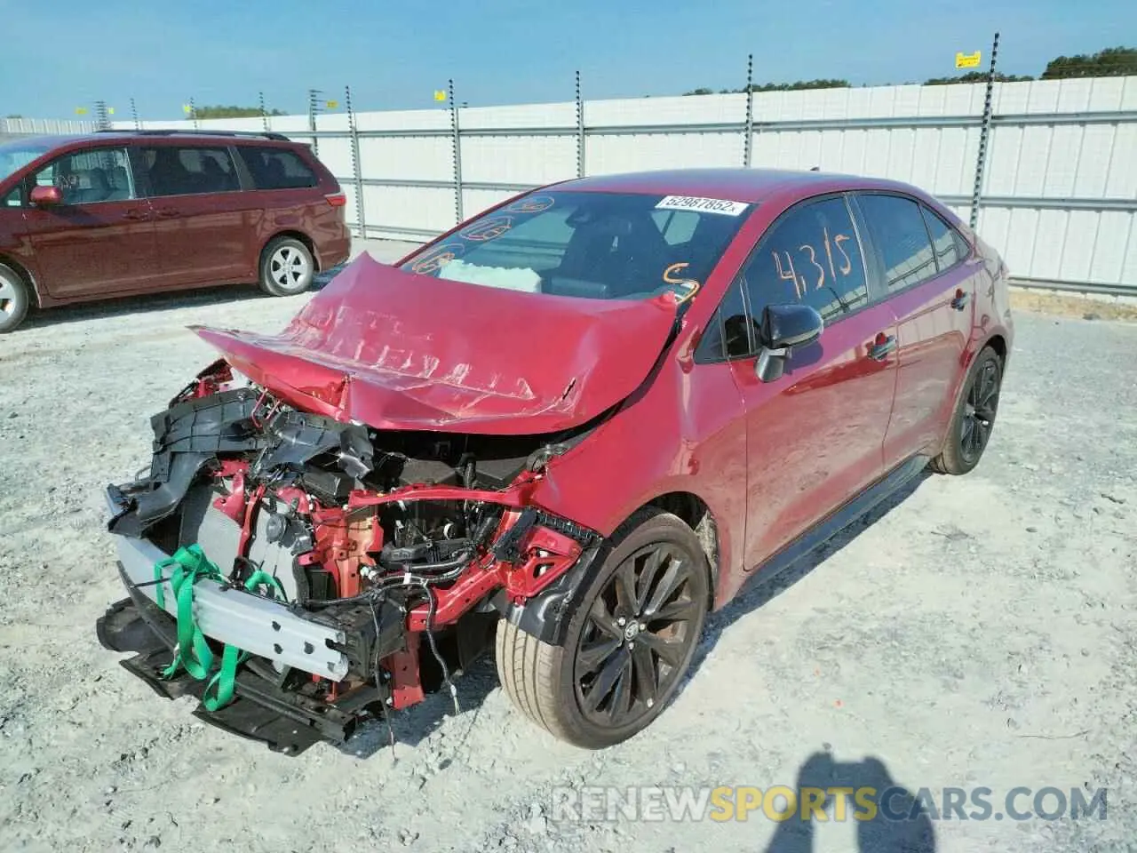 2 fotografías del automóvil dañado 5YFS4MCE9NP111106 TOYOTA COROLLA 2022