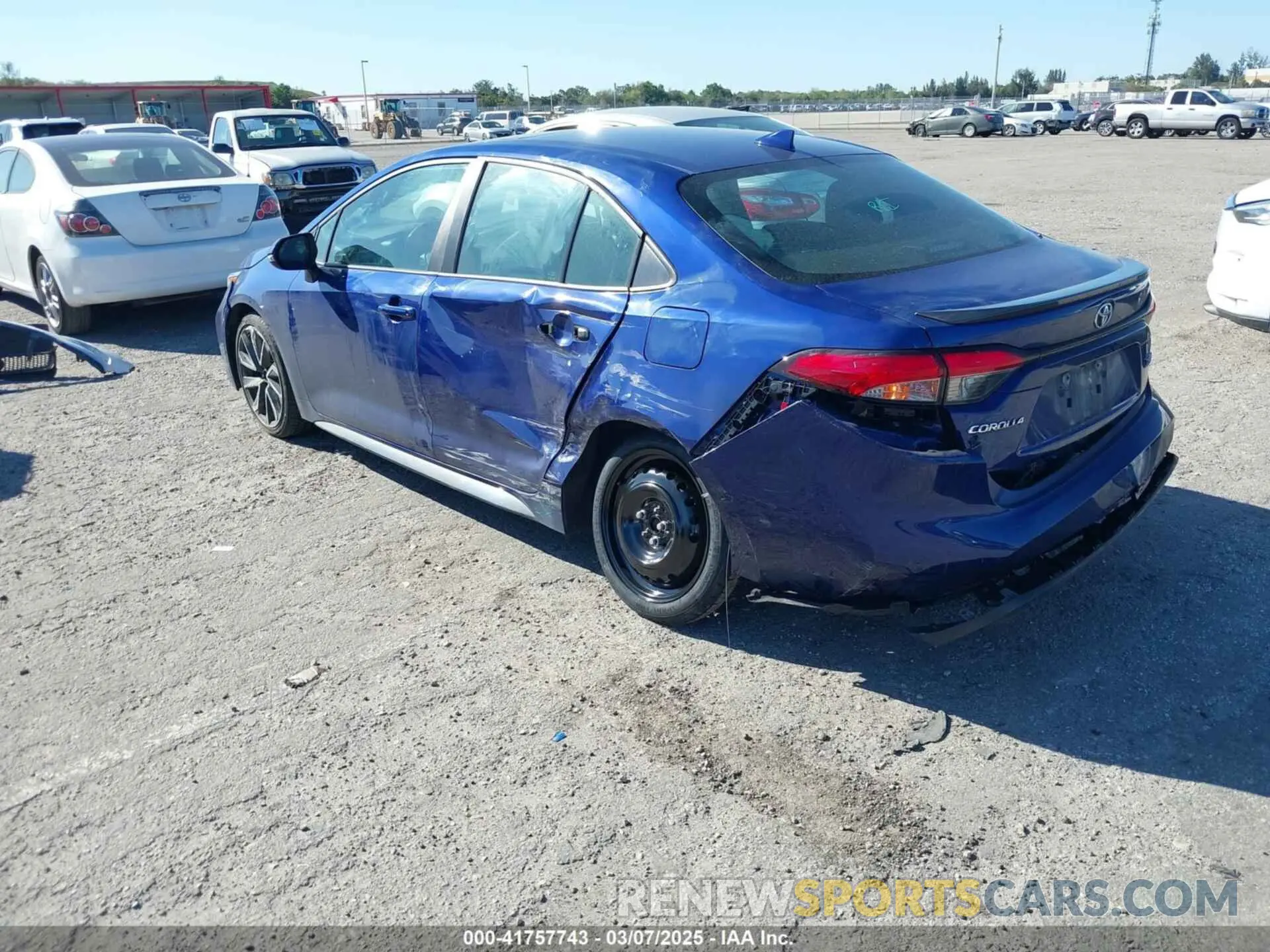 3 fotografías del automóvil dañado 5YFT4MCE0NP112374 TOYOTA COROLLA 2022