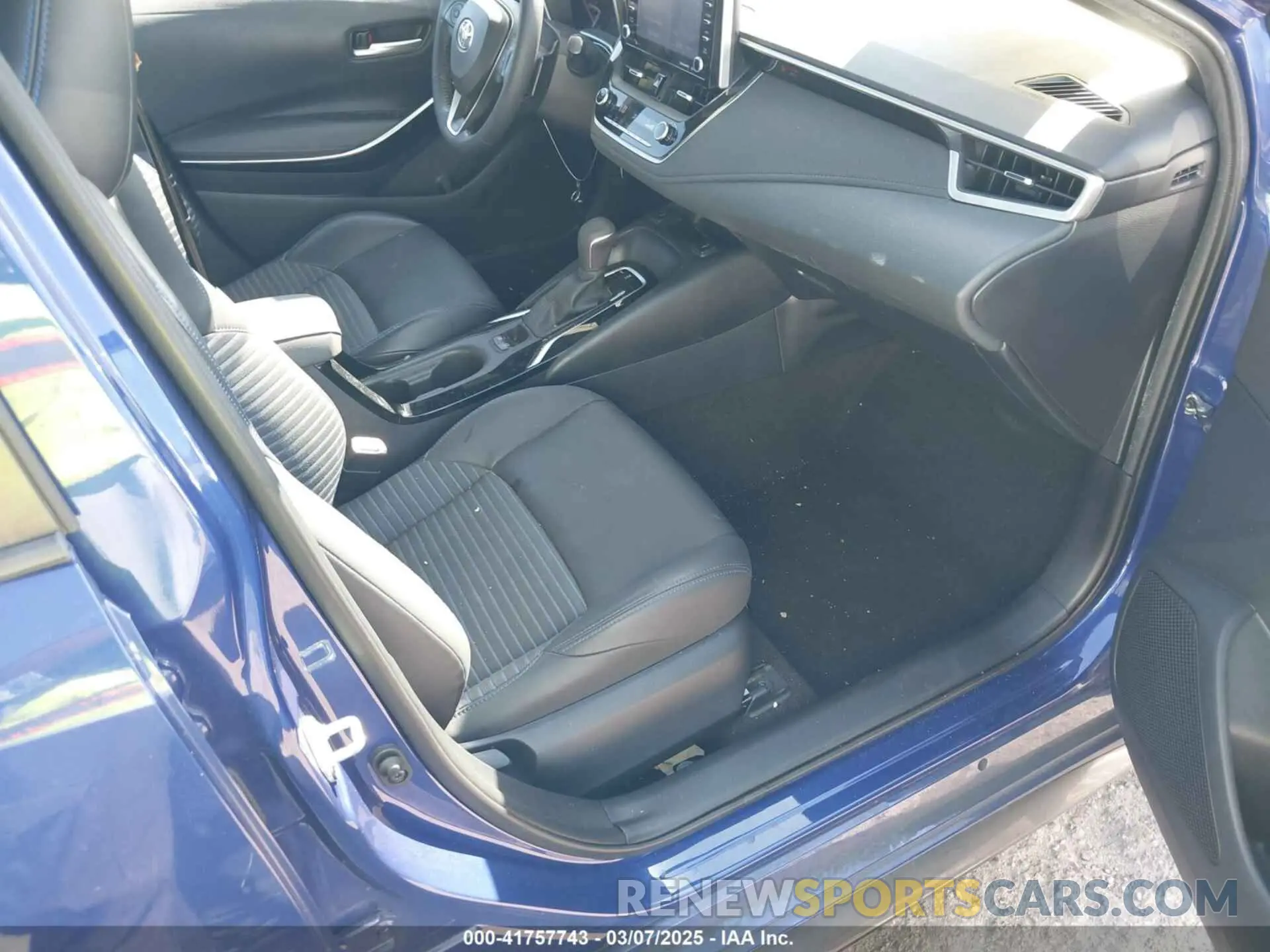 5 fotografías del automóvil dañado 5YFT4MCE0NP112374 TOYOTA COROLLA 2022