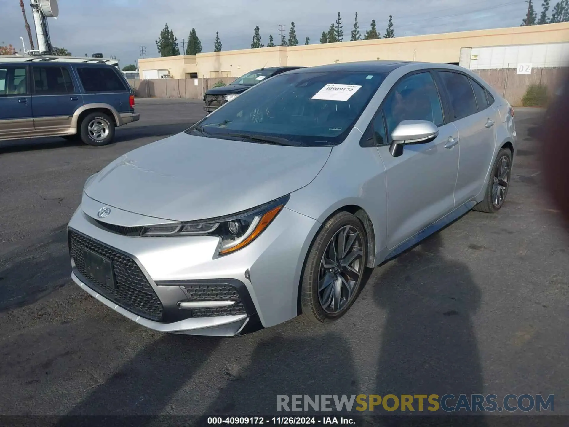 2 fotografías del automóvil dañado 5YFT4MCE5NP112631 TOYOTA COROLLA 2022