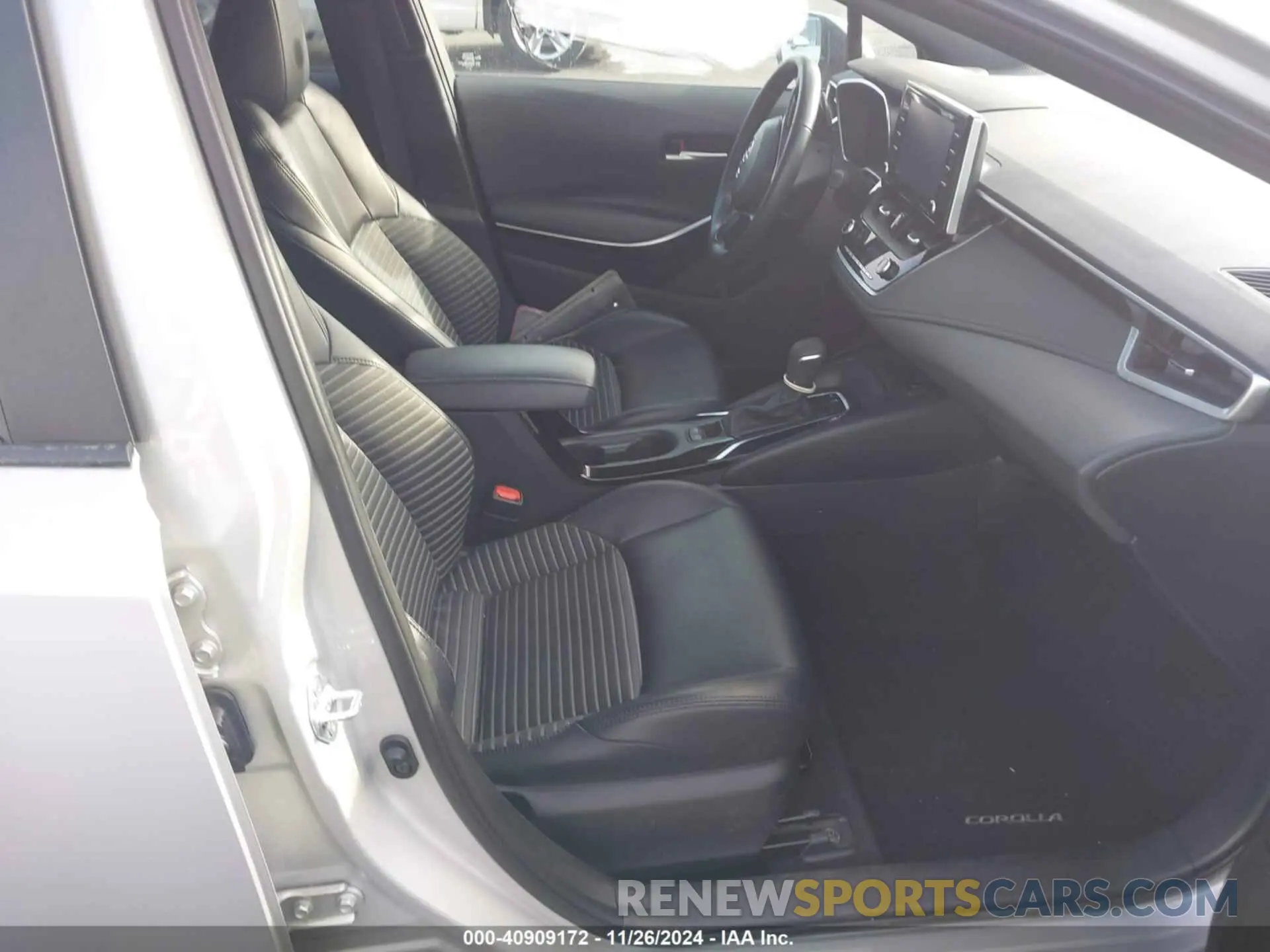 5 fotografías del automóvil dañado 5YFT4MCE5NP112631 TOYOTA COROLLA 2022