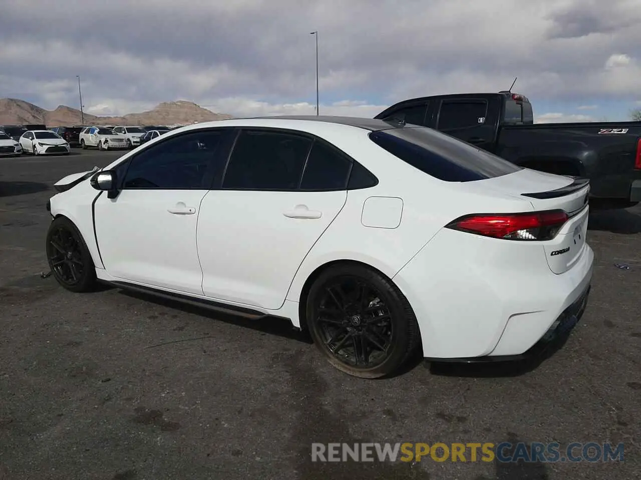 2 fotografías del automóvil dañado 5YFT4MCE6NP126697 TOYOTA COROLLA 2022