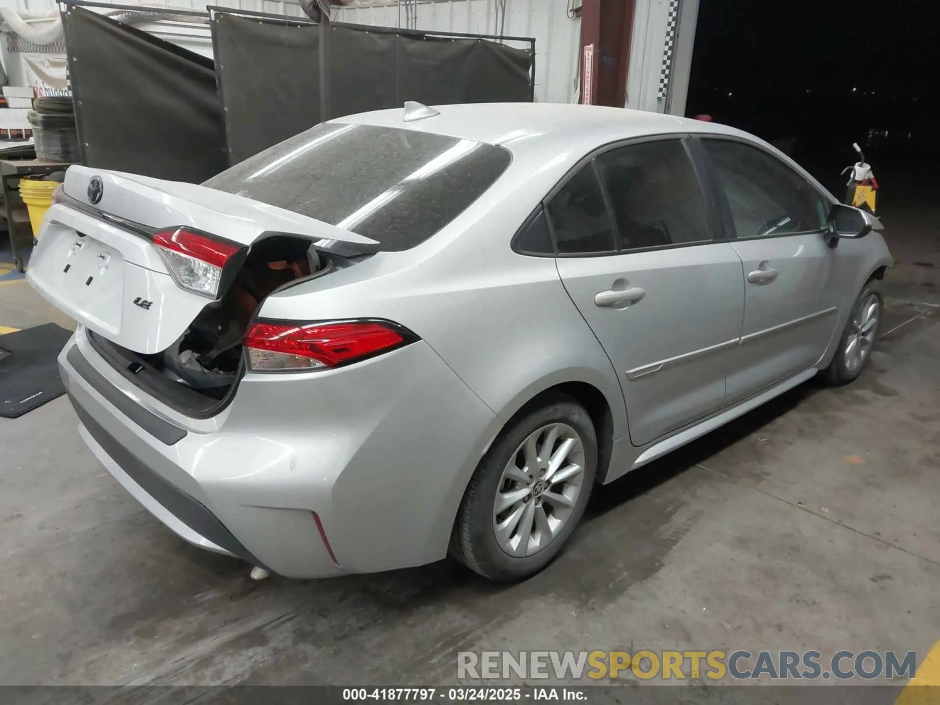 4 fotografías del automóvil dañado 5YFVPMAEXNP301360 TOYOTA COROLLA 2022
