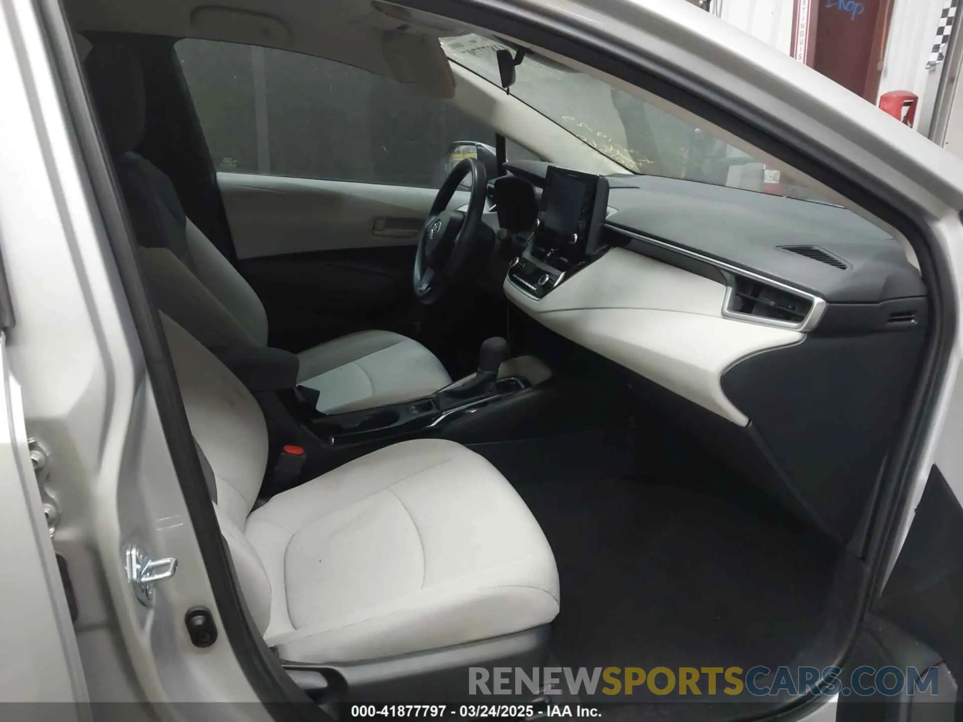 5 fotografías del automóvil dañado 5YFVPMAEXNP301360 TOYOTA COROLLA 2022