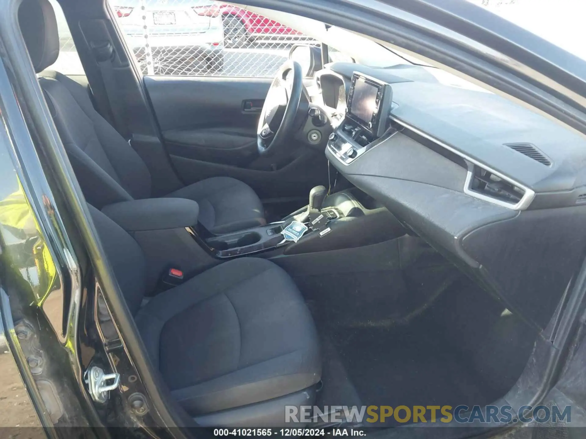 5 fotografías del automóvil dañado 5YSEPMAE4NP310328 TOYOTA COROLLA 2022