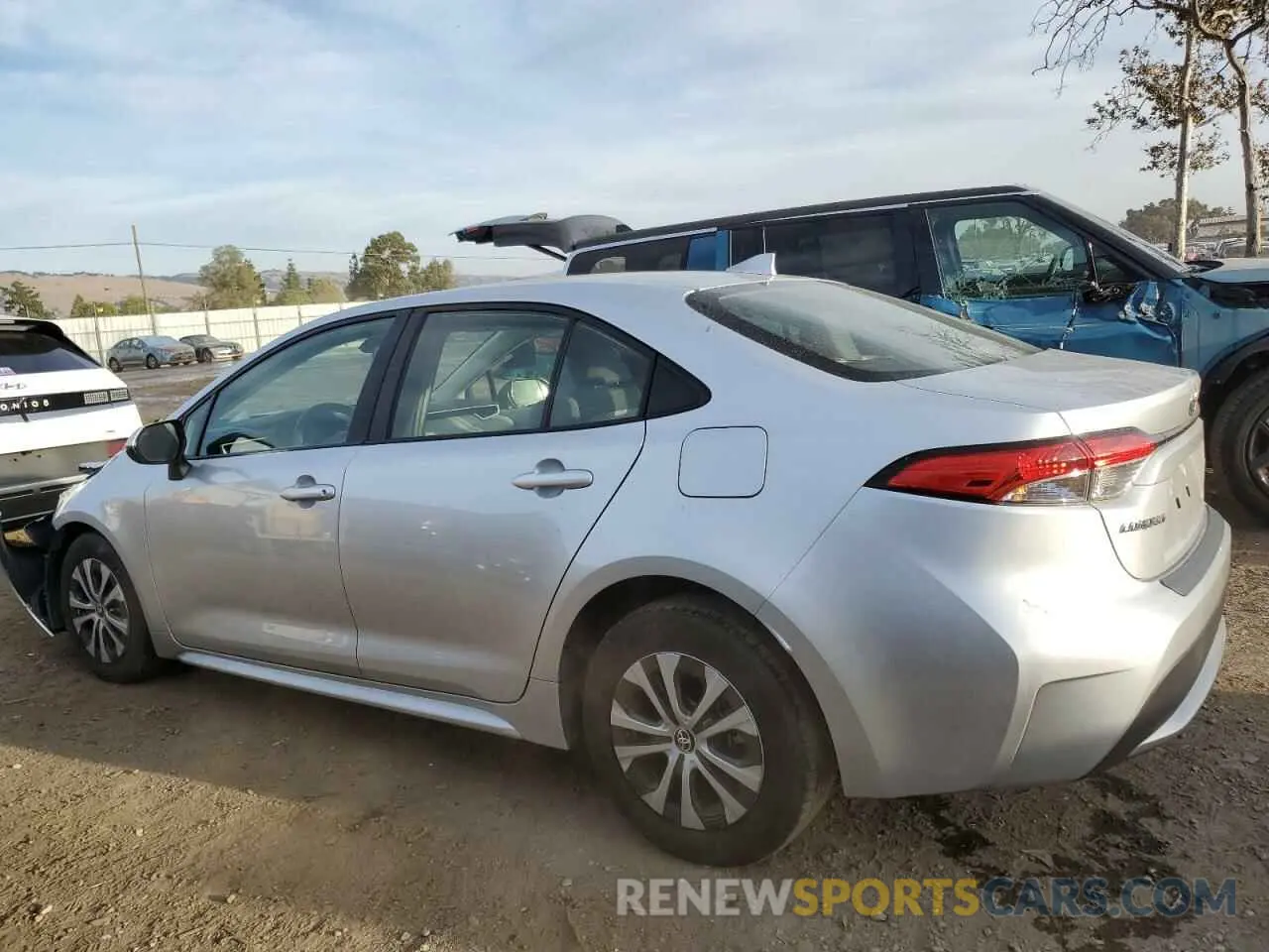 2 fotografías del automóvil dañado JTDEAMDE1N3009084 TOYOTA COROLLA 2022