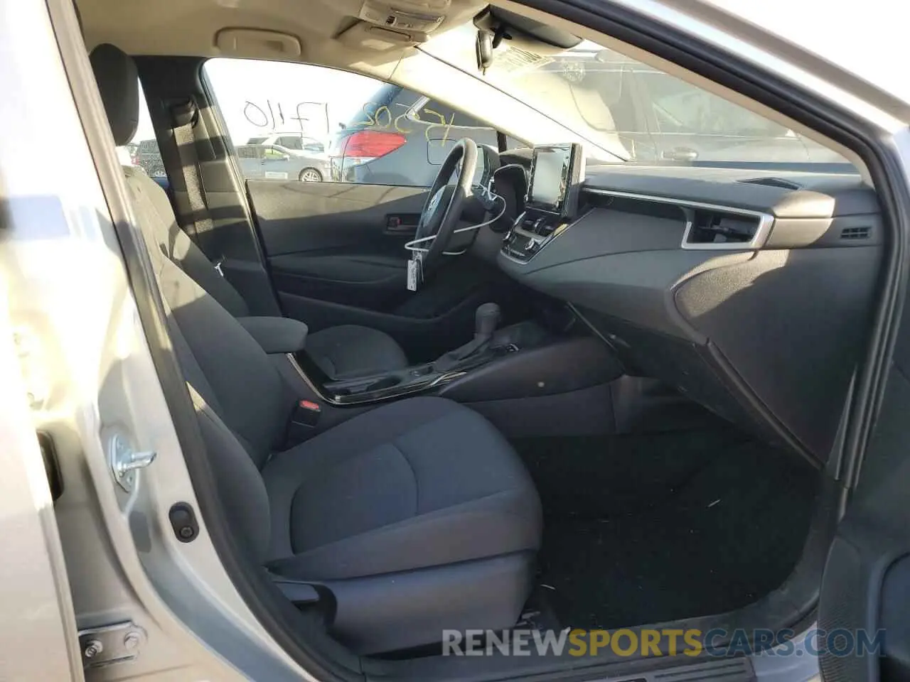 5 fotografías del automóvil dañado JTDEAMDE1NJ047538 TOYOTA COROLLA 2022